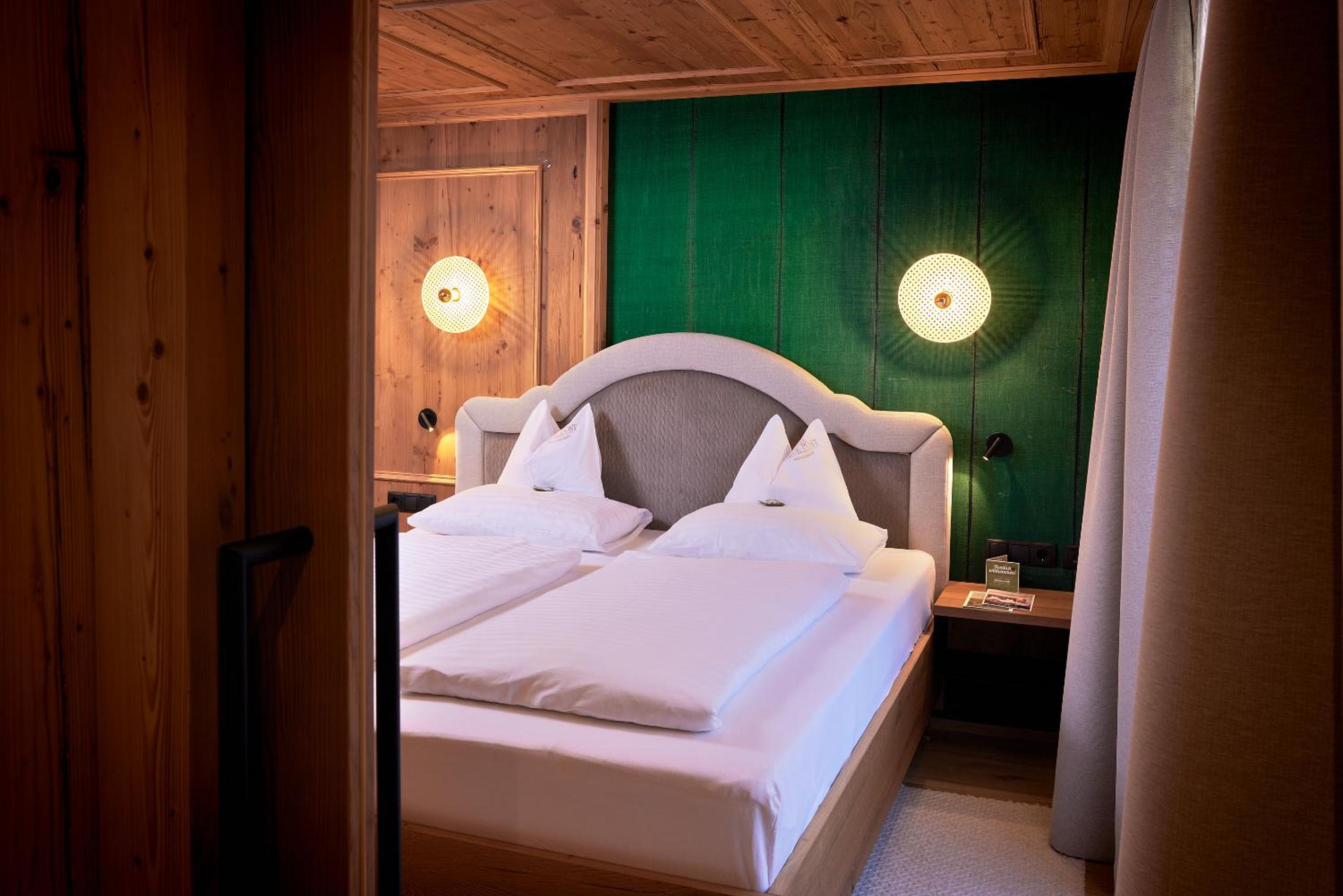 Two-Bedroom Suite - Photo 2