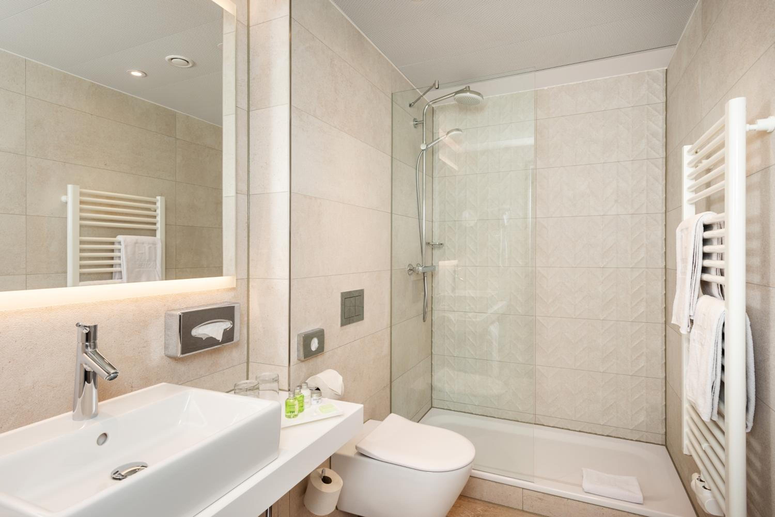 Standard Double Room with View and Terrace - Photo 12