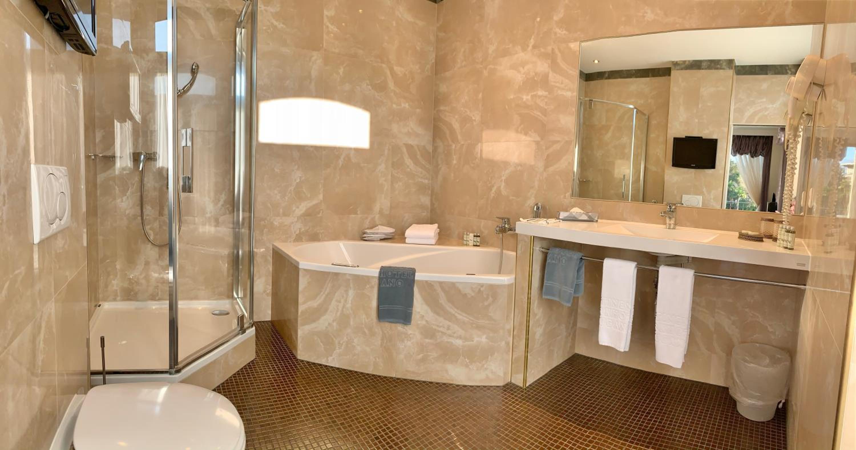 Prestige Twin Room with Park View - Photo 7