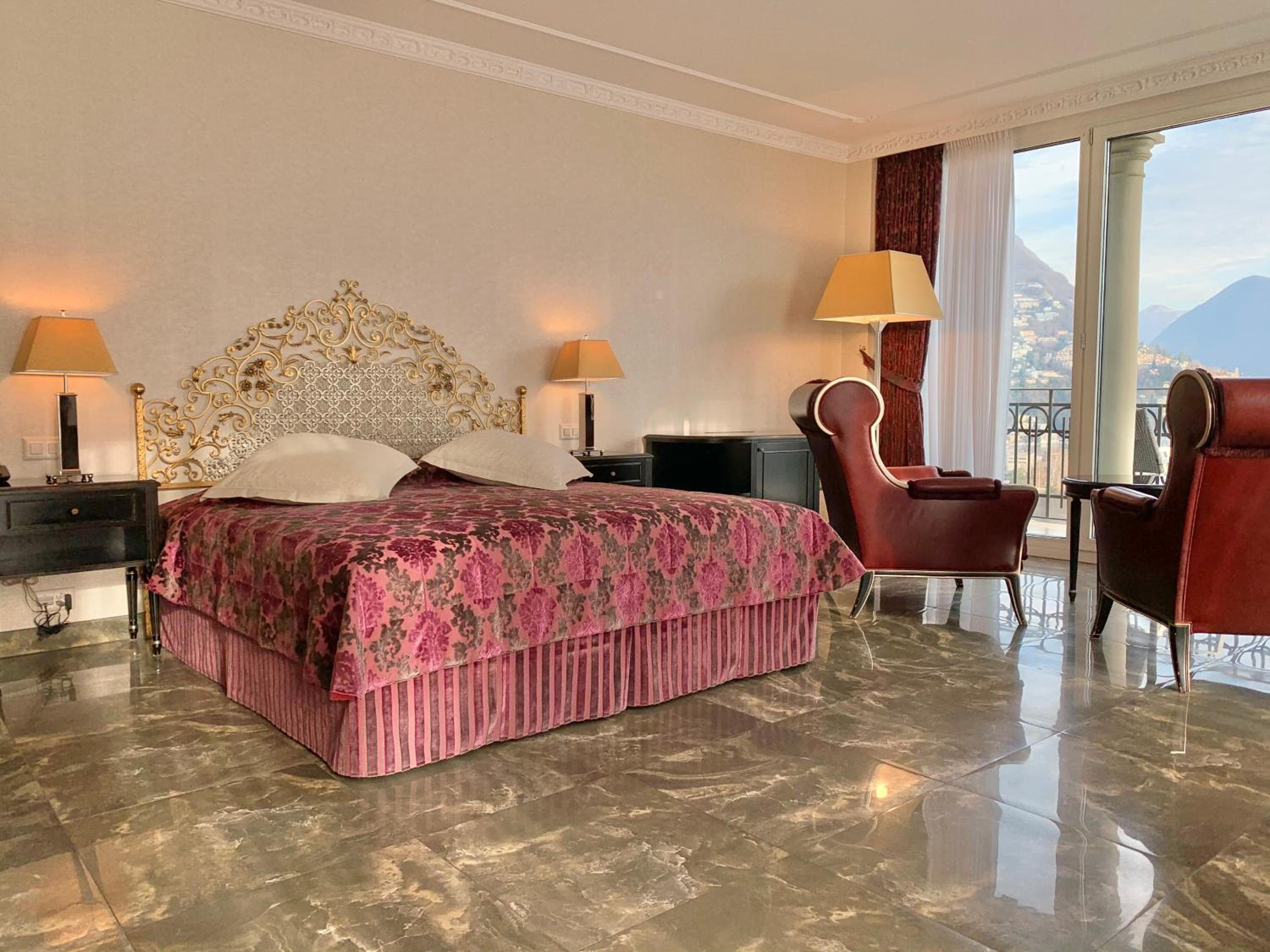 Prestige Twin Room with Lake View - Photo 3