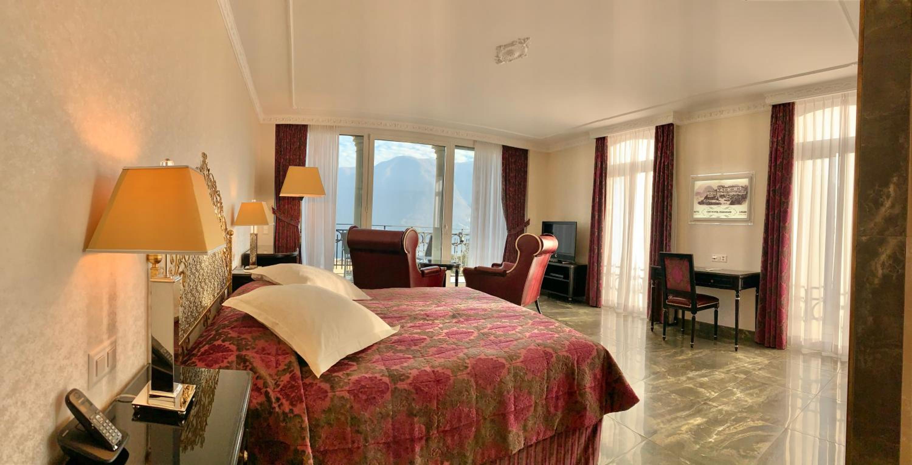 Prestige Twin Room with Lake View - Photo 5
