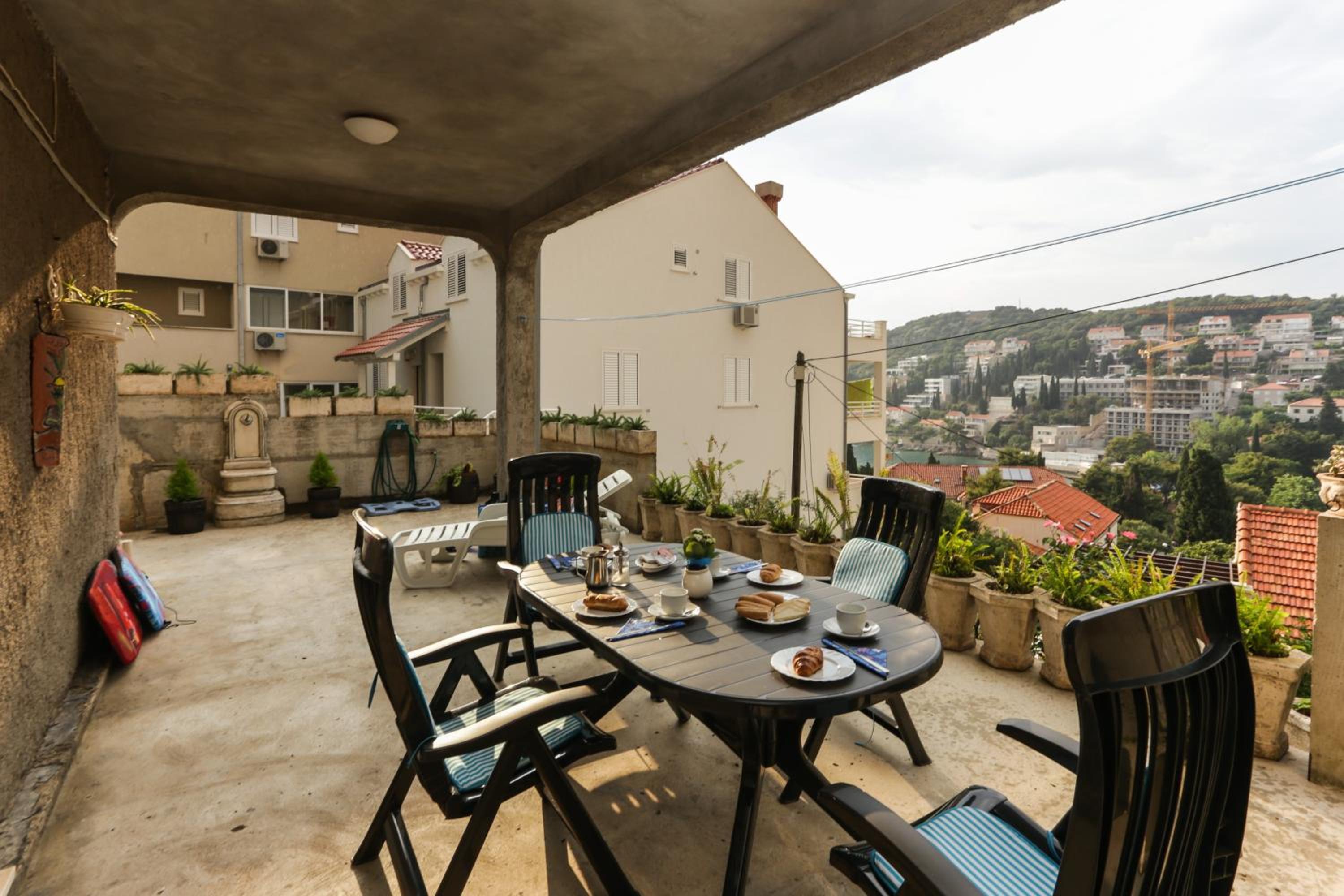 Two Bedroom Apartment with Terrace and Sea View photo 3