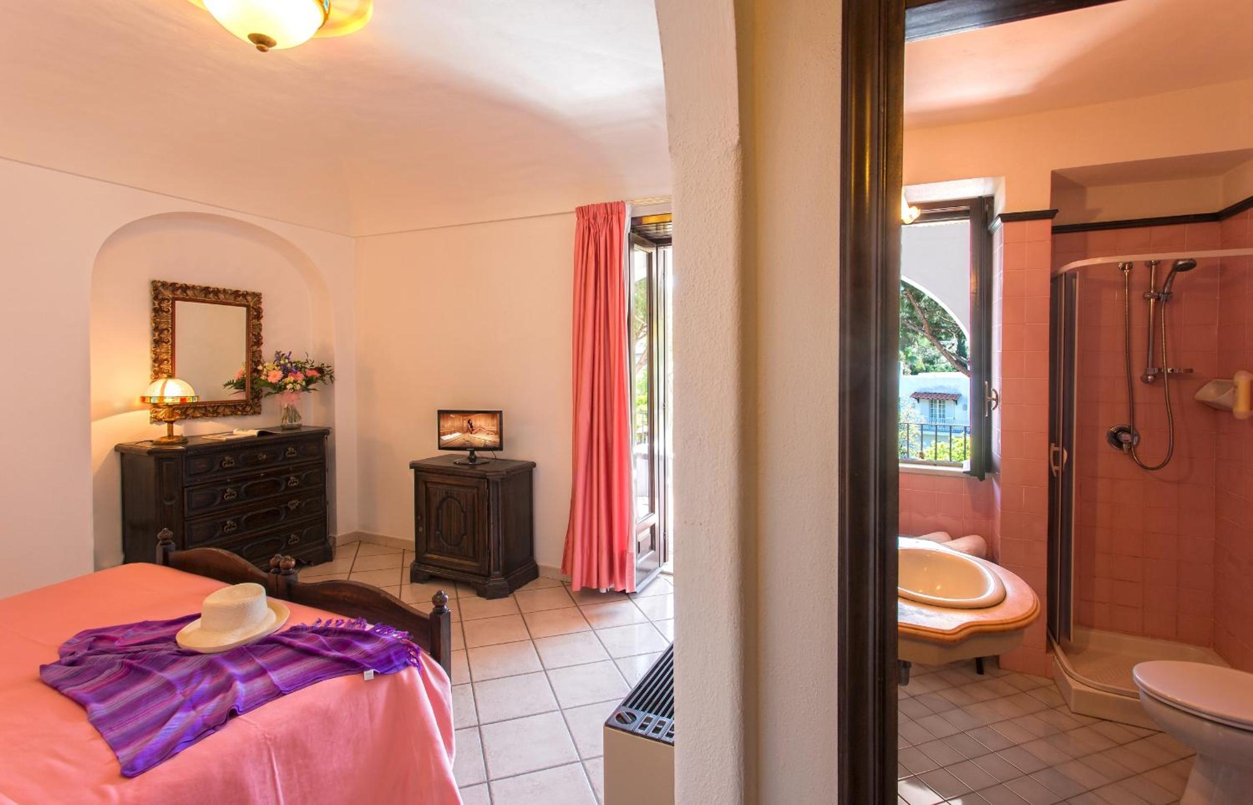 Superior Double or Twin Room - Photo 8