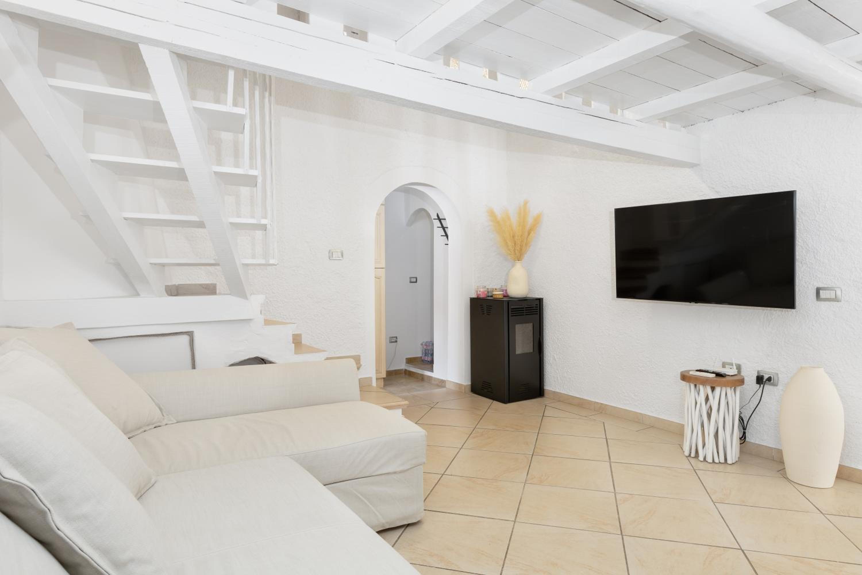Three-Bedroom House - Photo 1