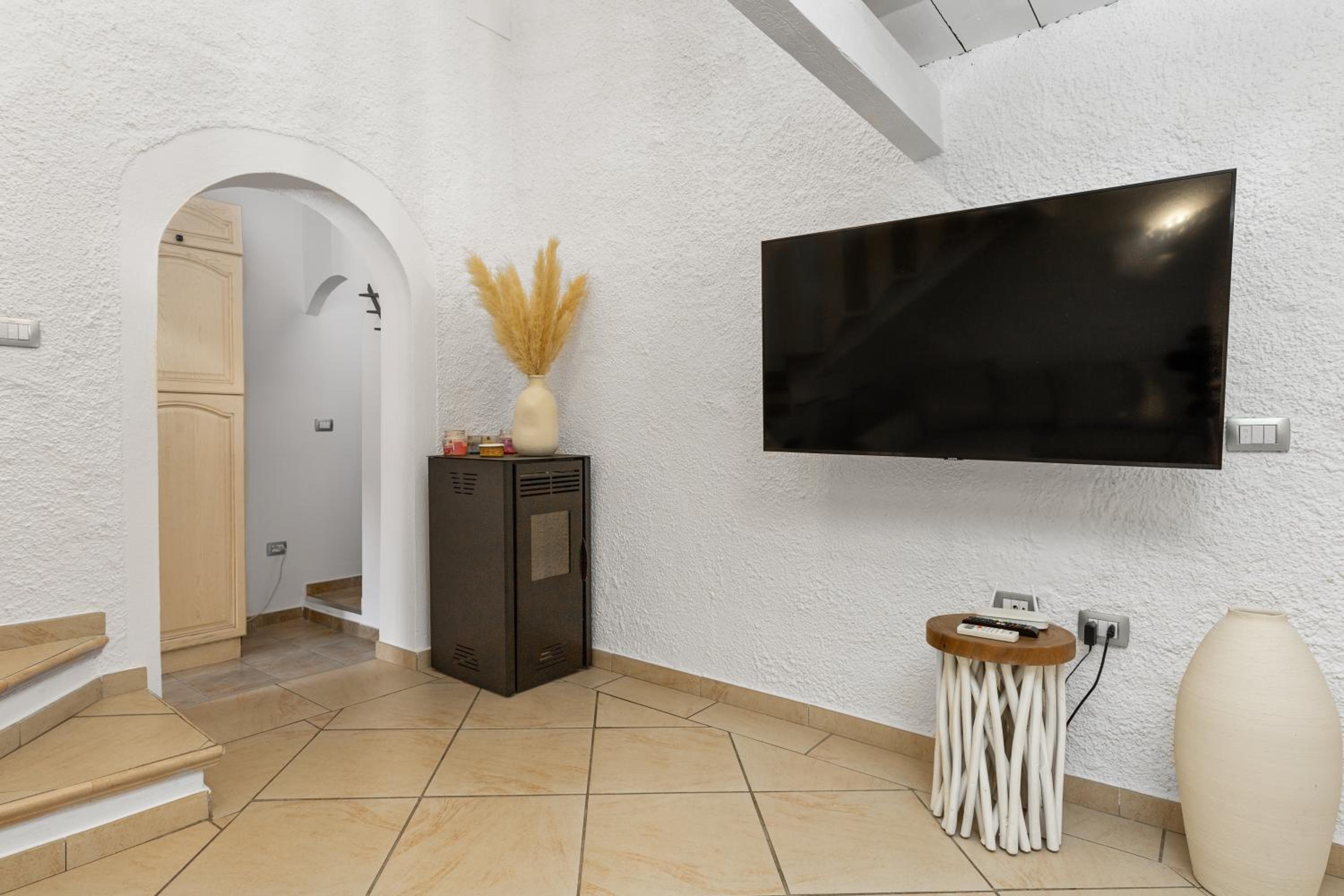 Three-Bedroom House - Photo 15