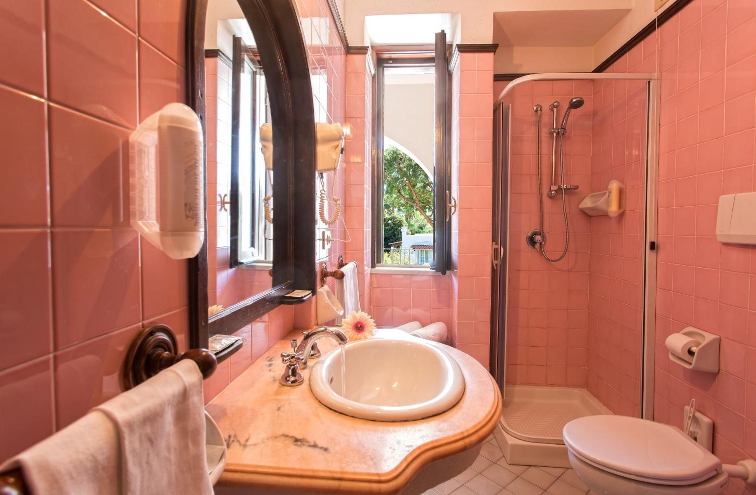 Standard Double or Twin Room - Photo 4