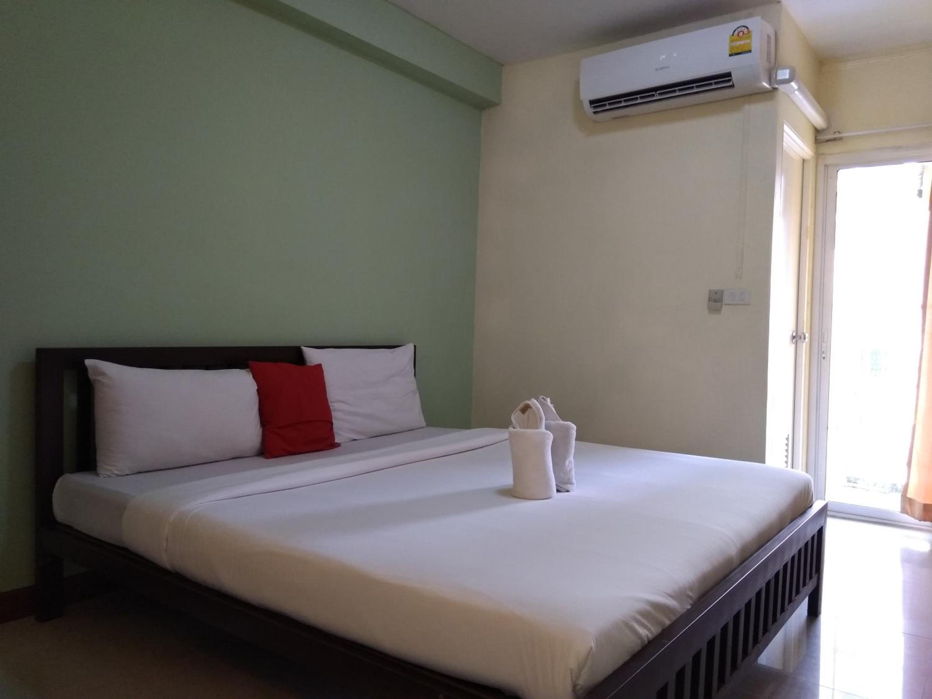 Standard Double Room - Photo 15