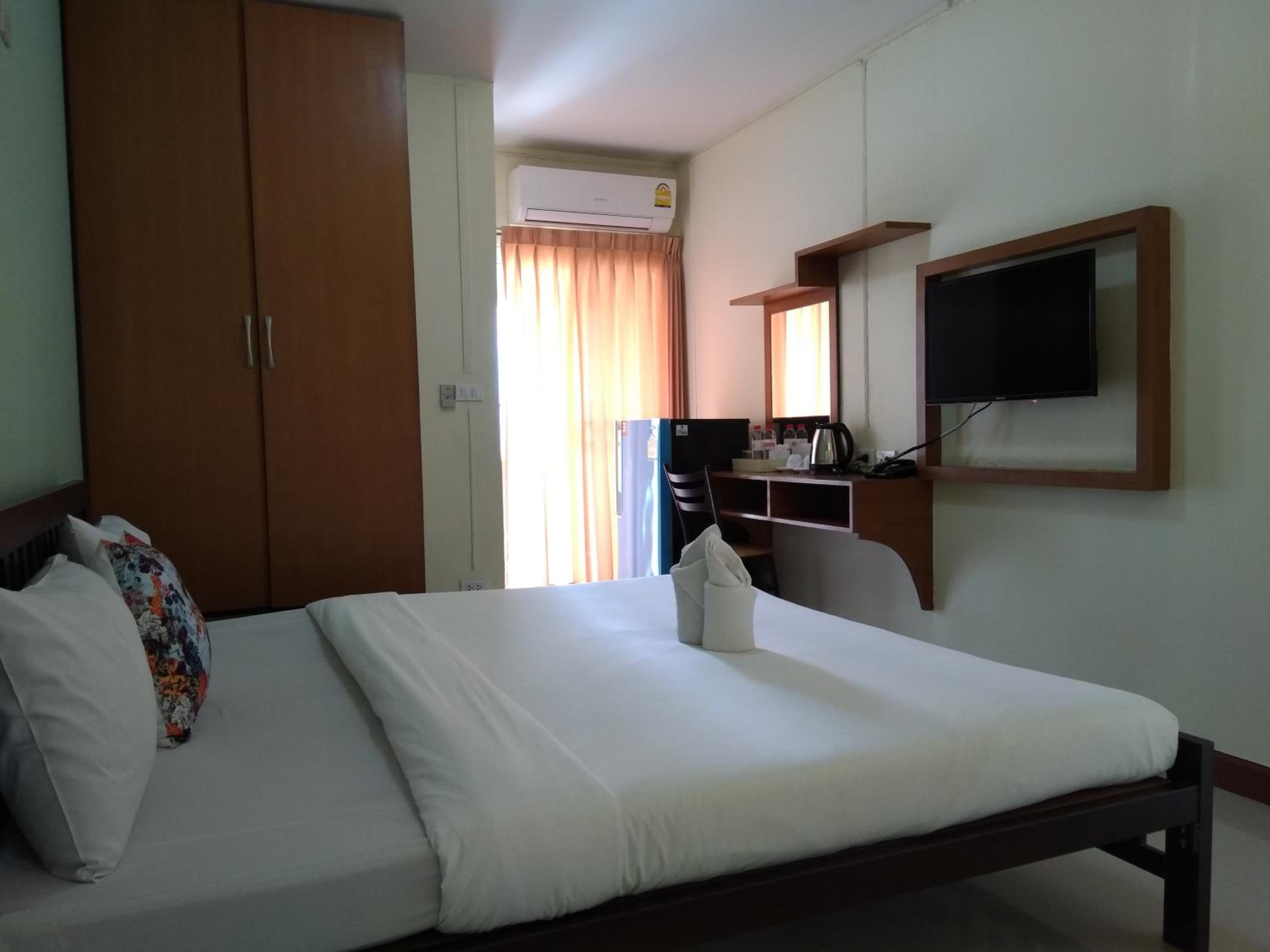 Standard Double Room - Photo 12