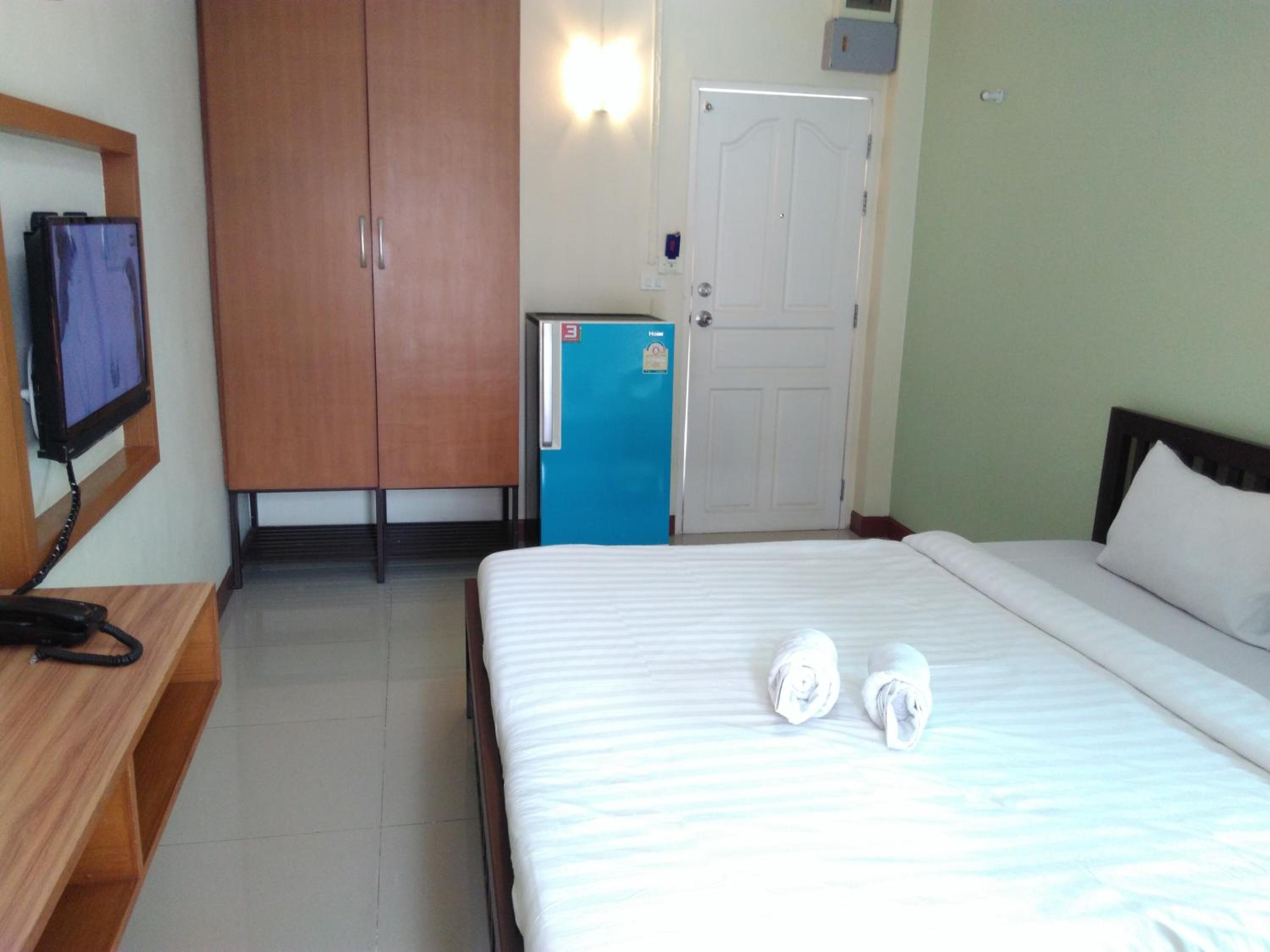 Standard Double Room - Photo 11