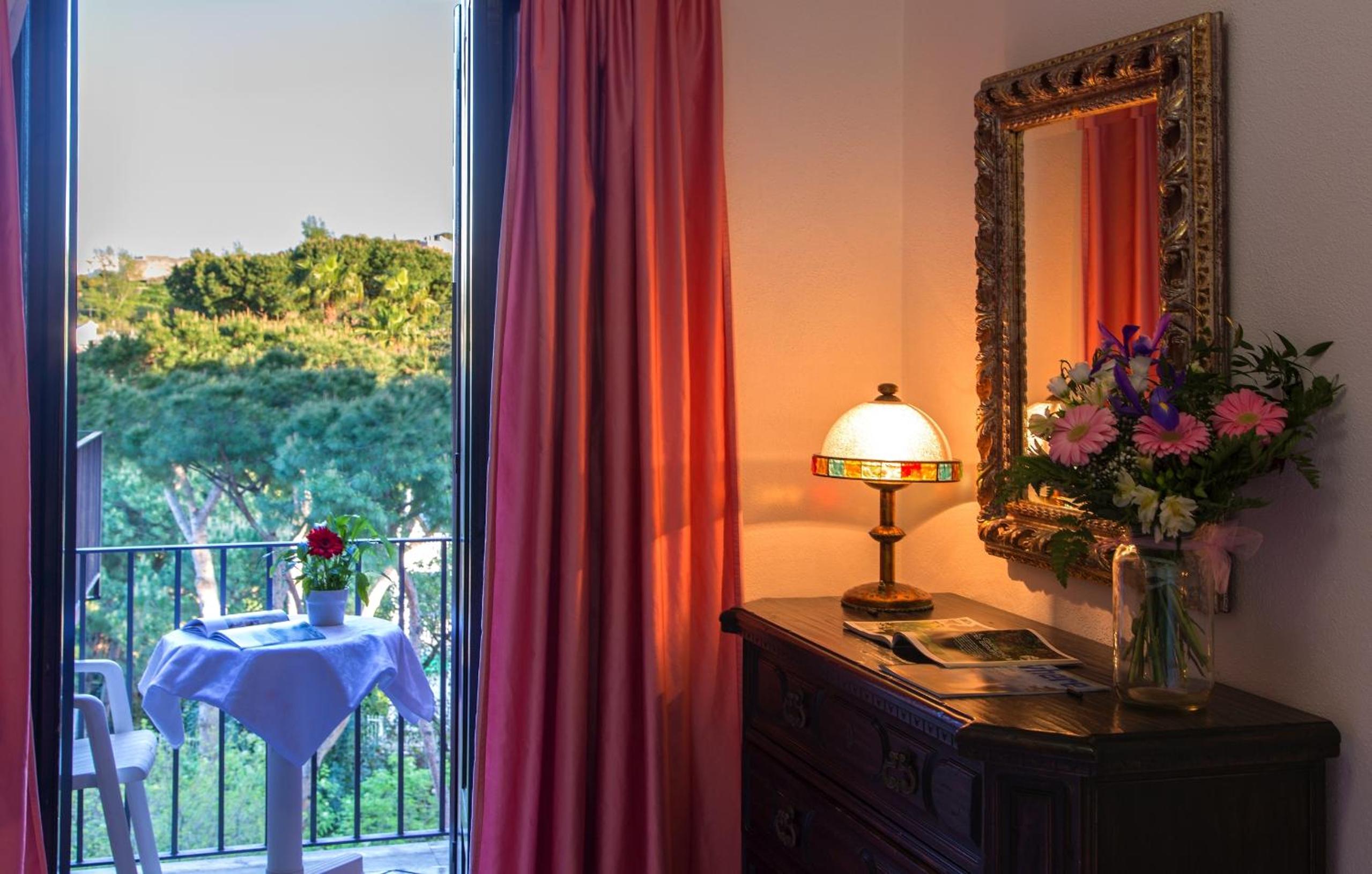 Superior Double or Twin Room - Photo 9