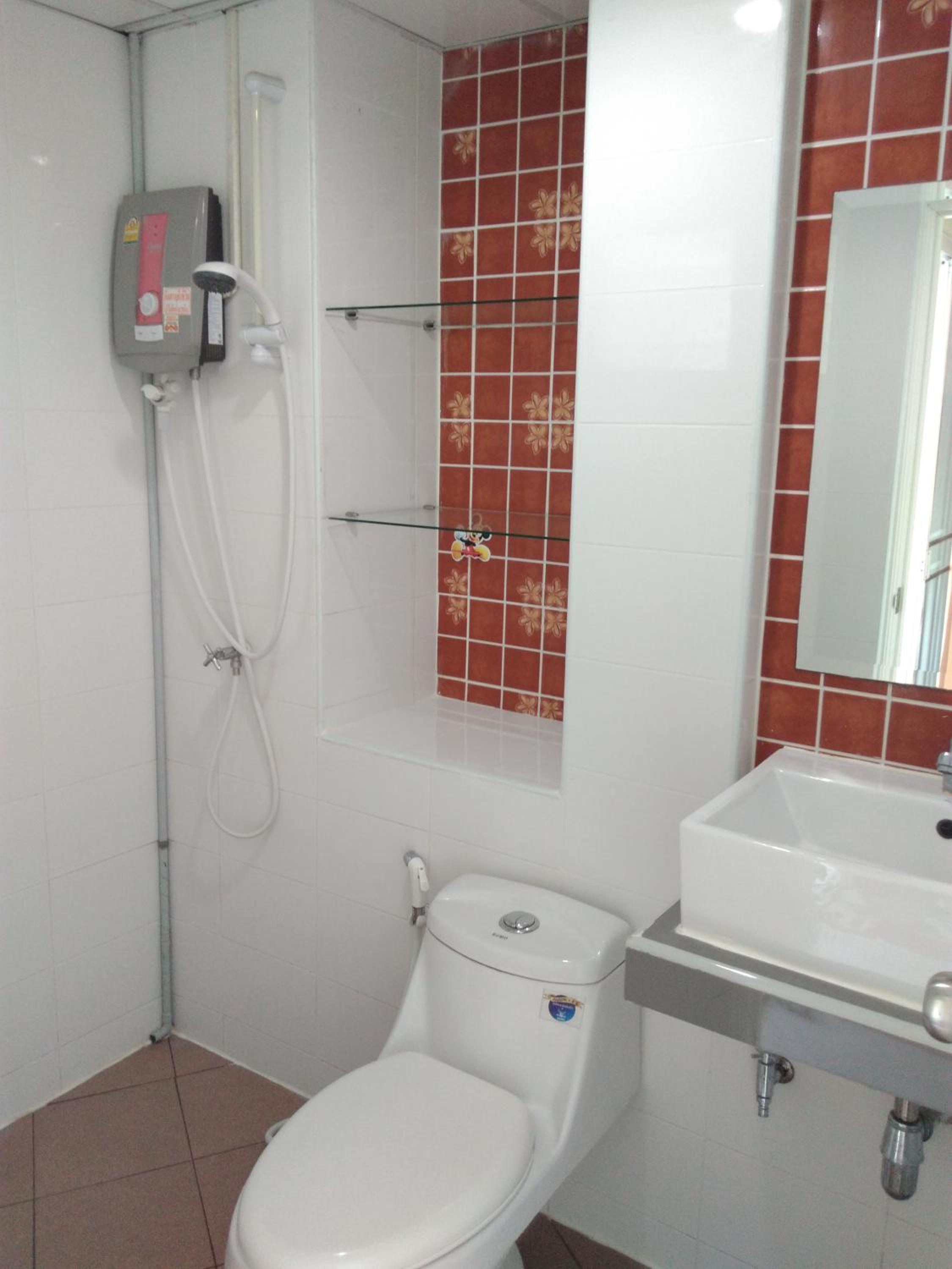 Standard Double Room - Photo 9