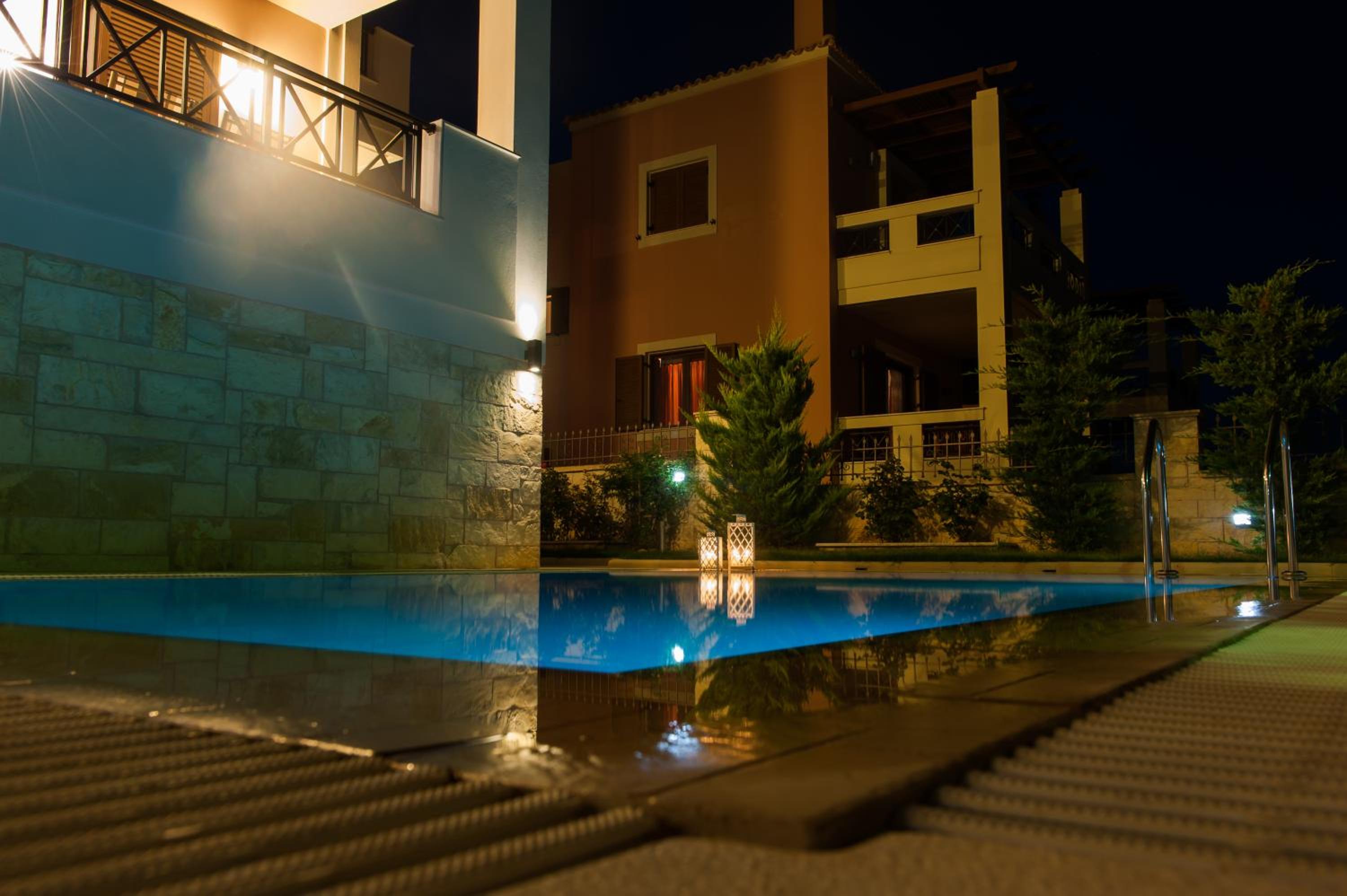 Three-Bedroom Villa with Private Pool photo 2