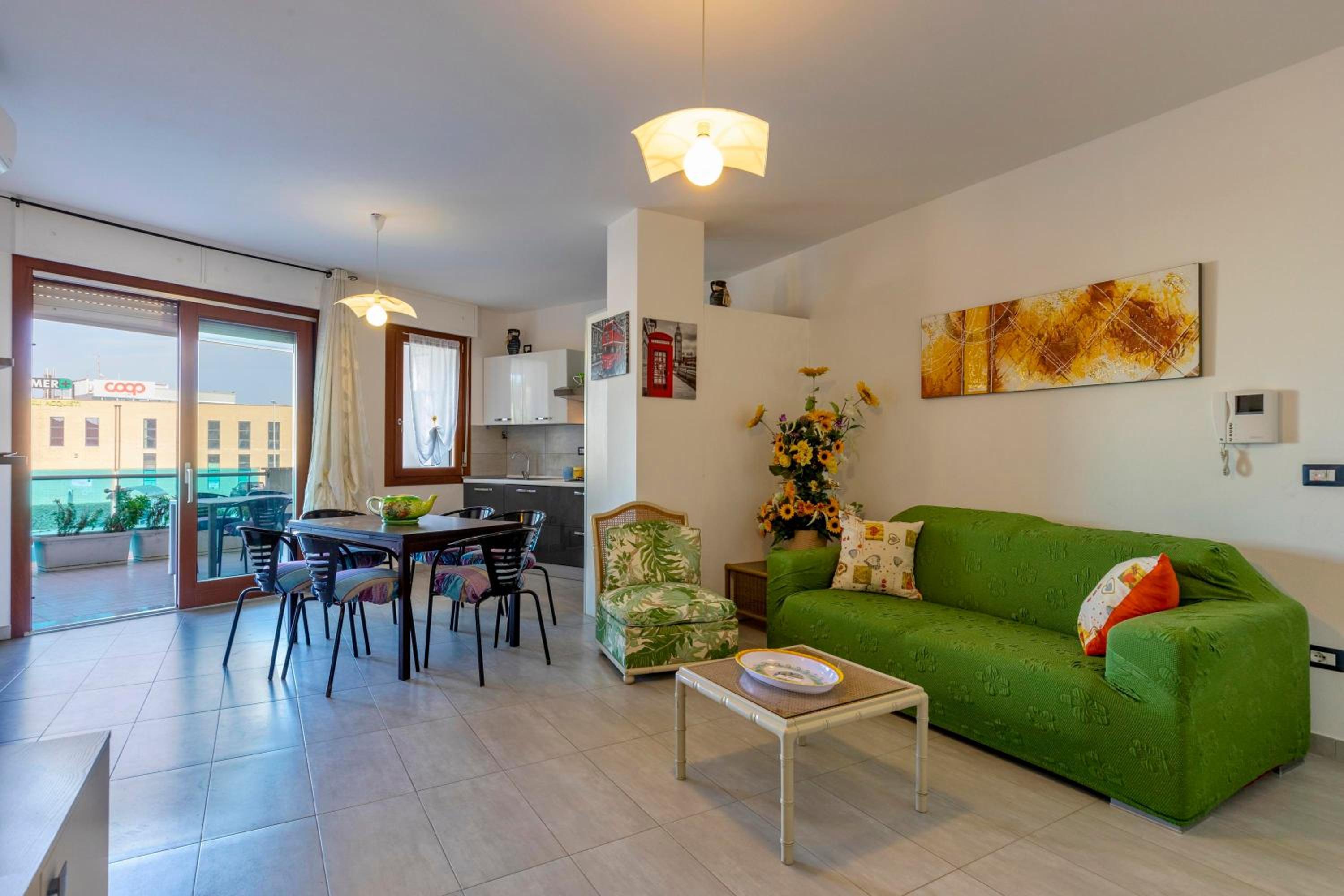 Two-Bedroom Deluxe Apartment with Balcony