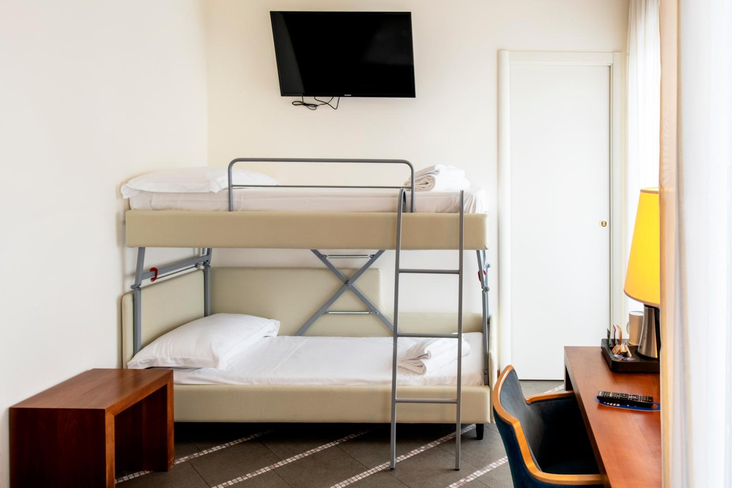 Small Double Room with Bunk Bed photo 1