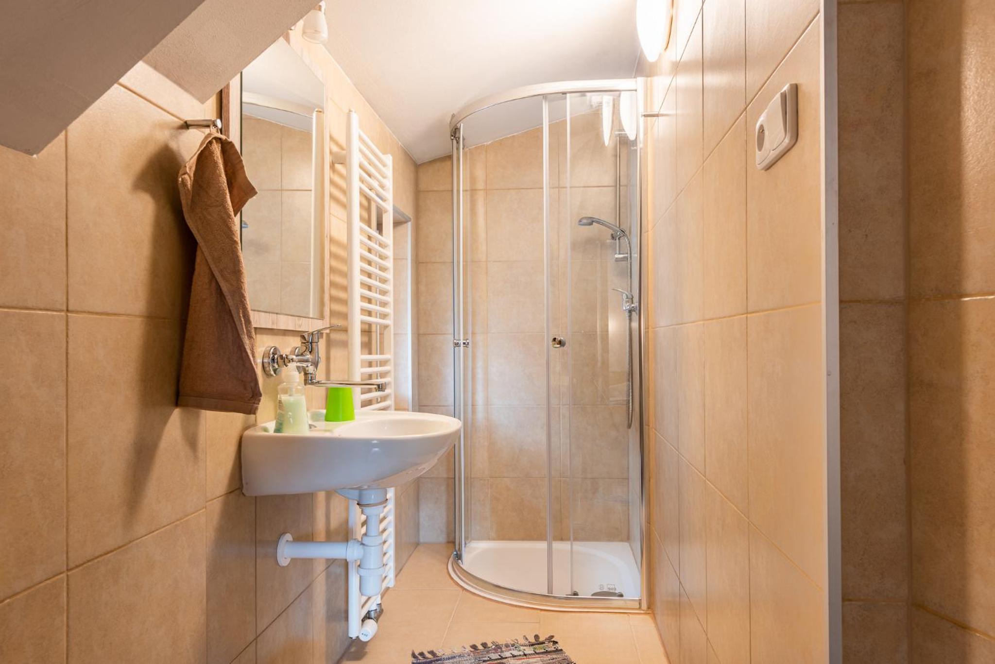 Triple Room with Private Bathroom photo 2