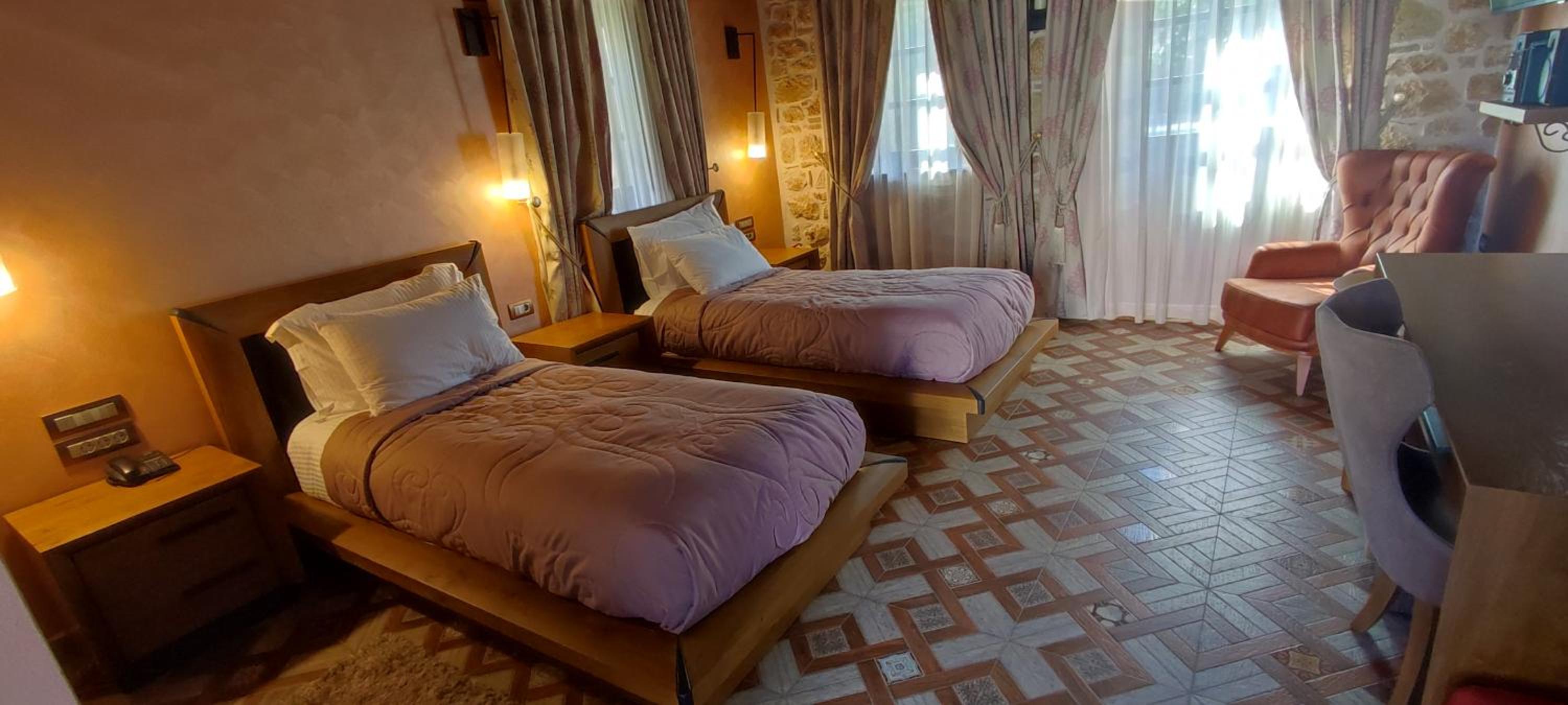 Twin Room - Disability Access - Photo 7