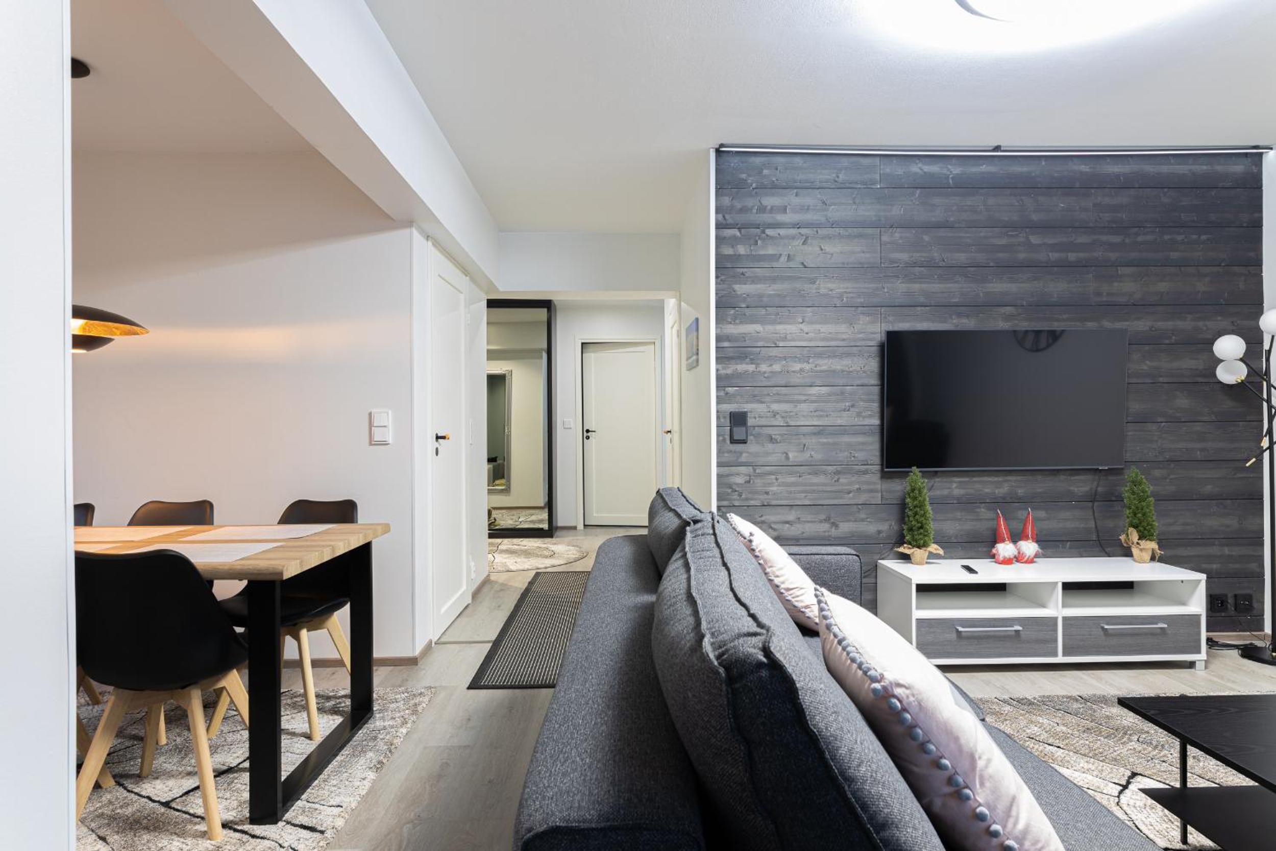 Two-Bedroom Apartment - Photo 9