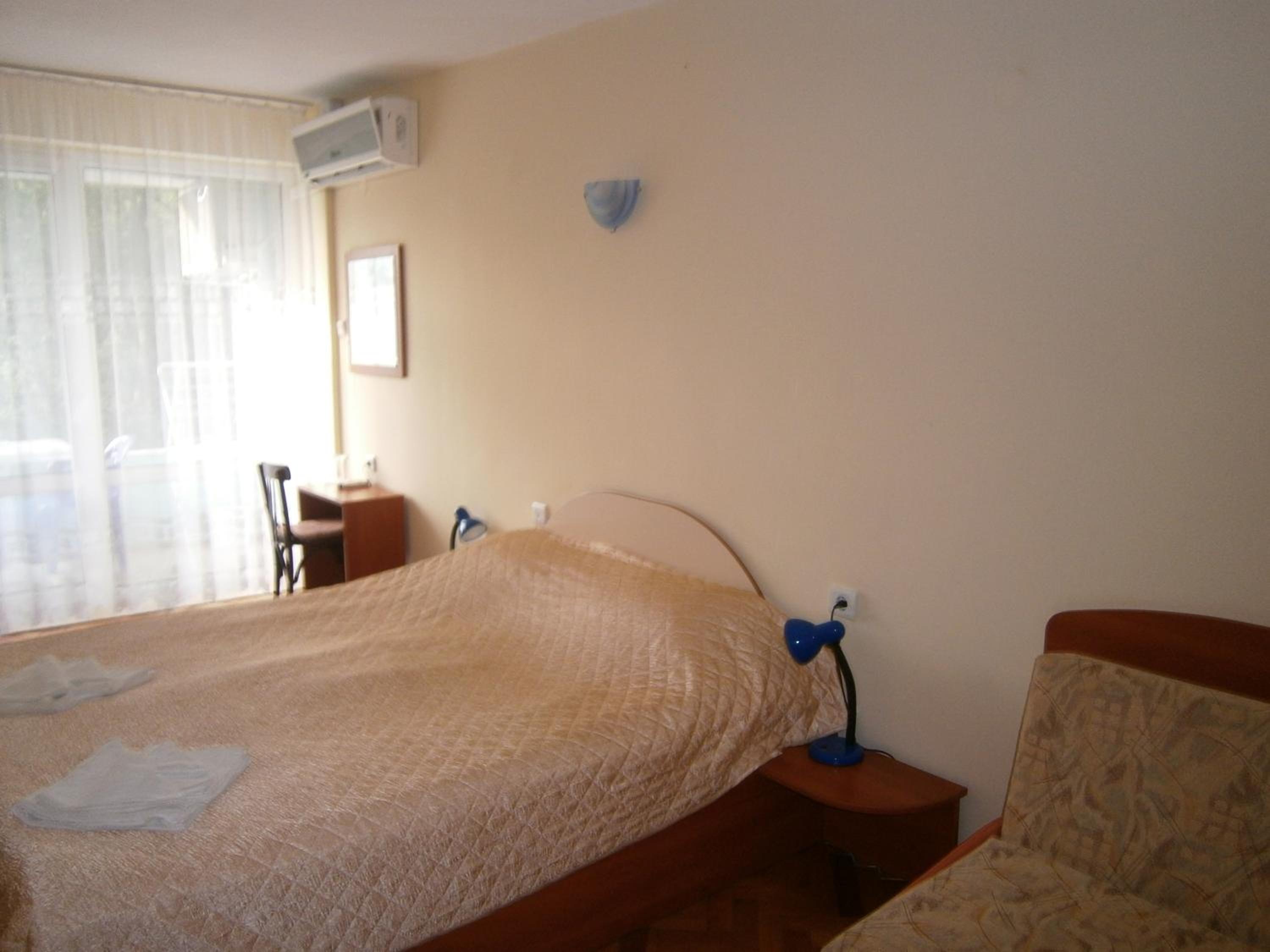 Standard Double or Twin Room (2 Adults + 1 Child) photo 2