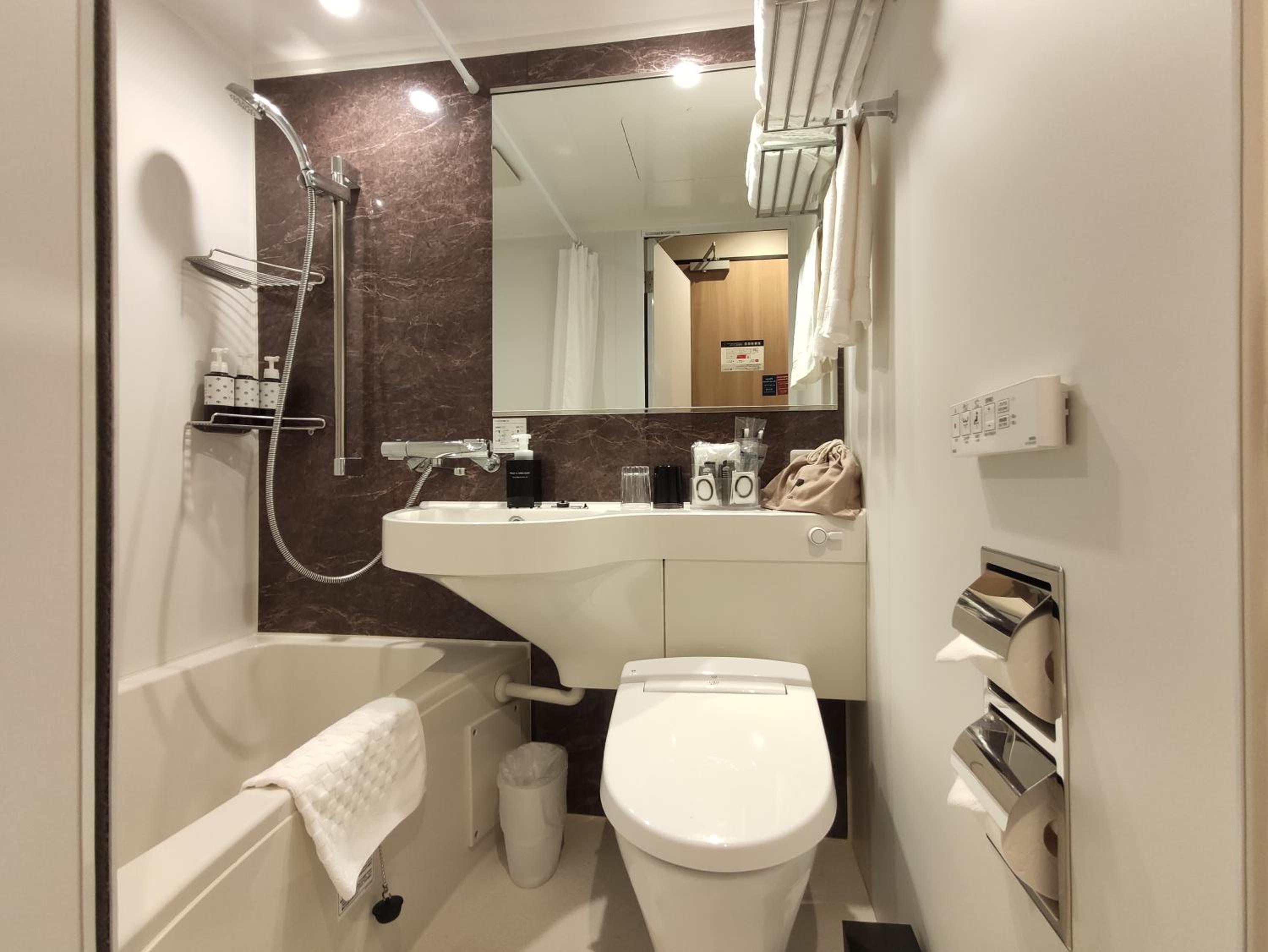 Budget Double Room photo 3