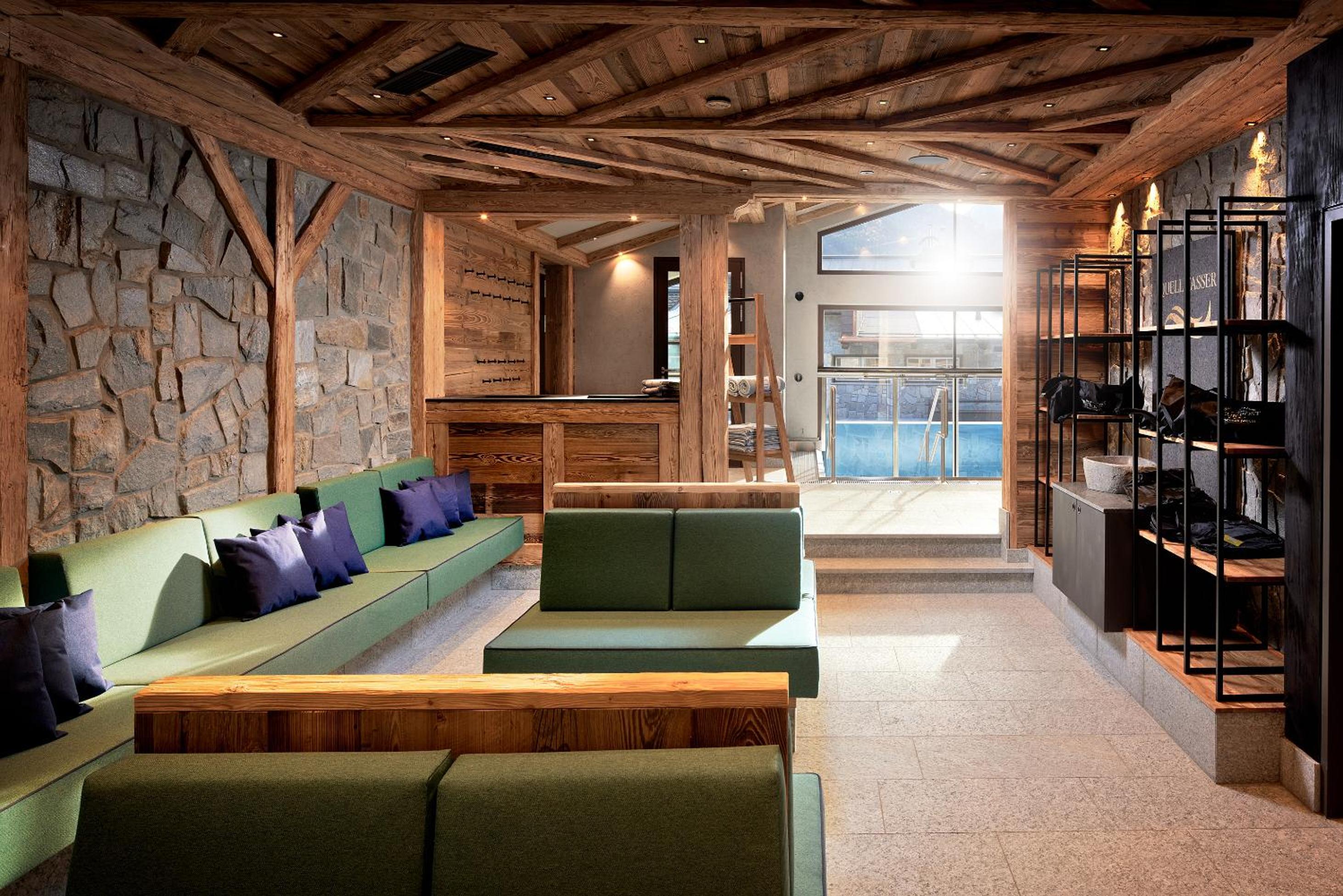 Suite with Balcony - Photo 4