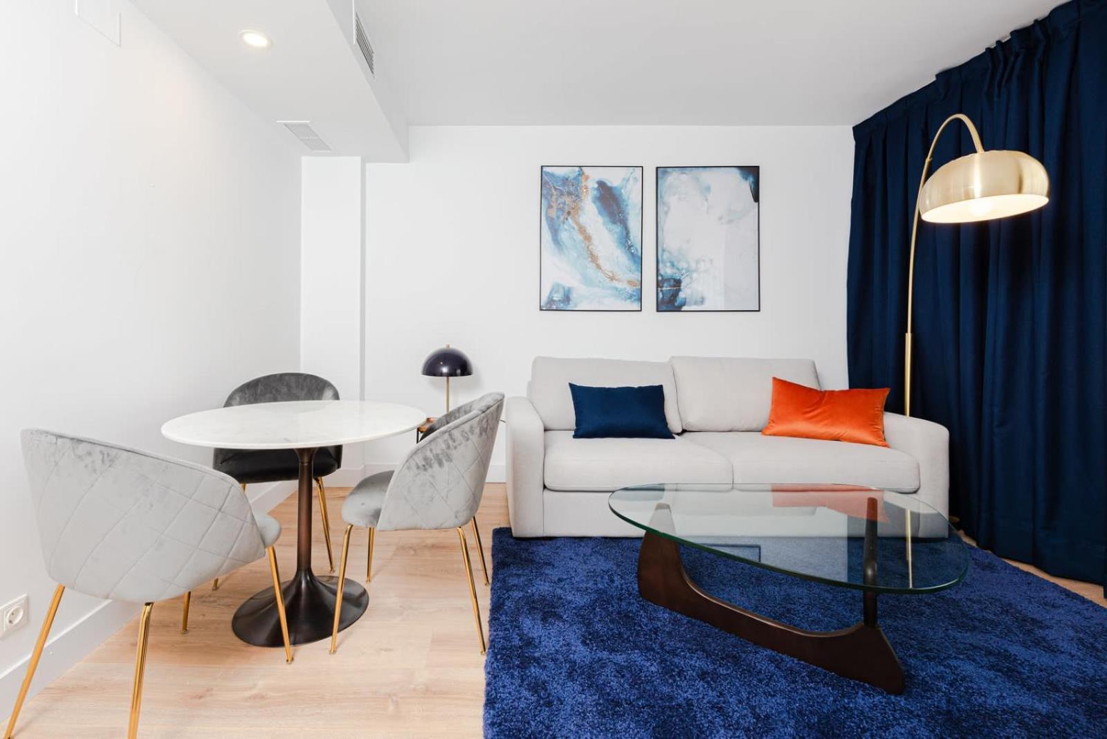 One-Bedroom Apartment photo 2