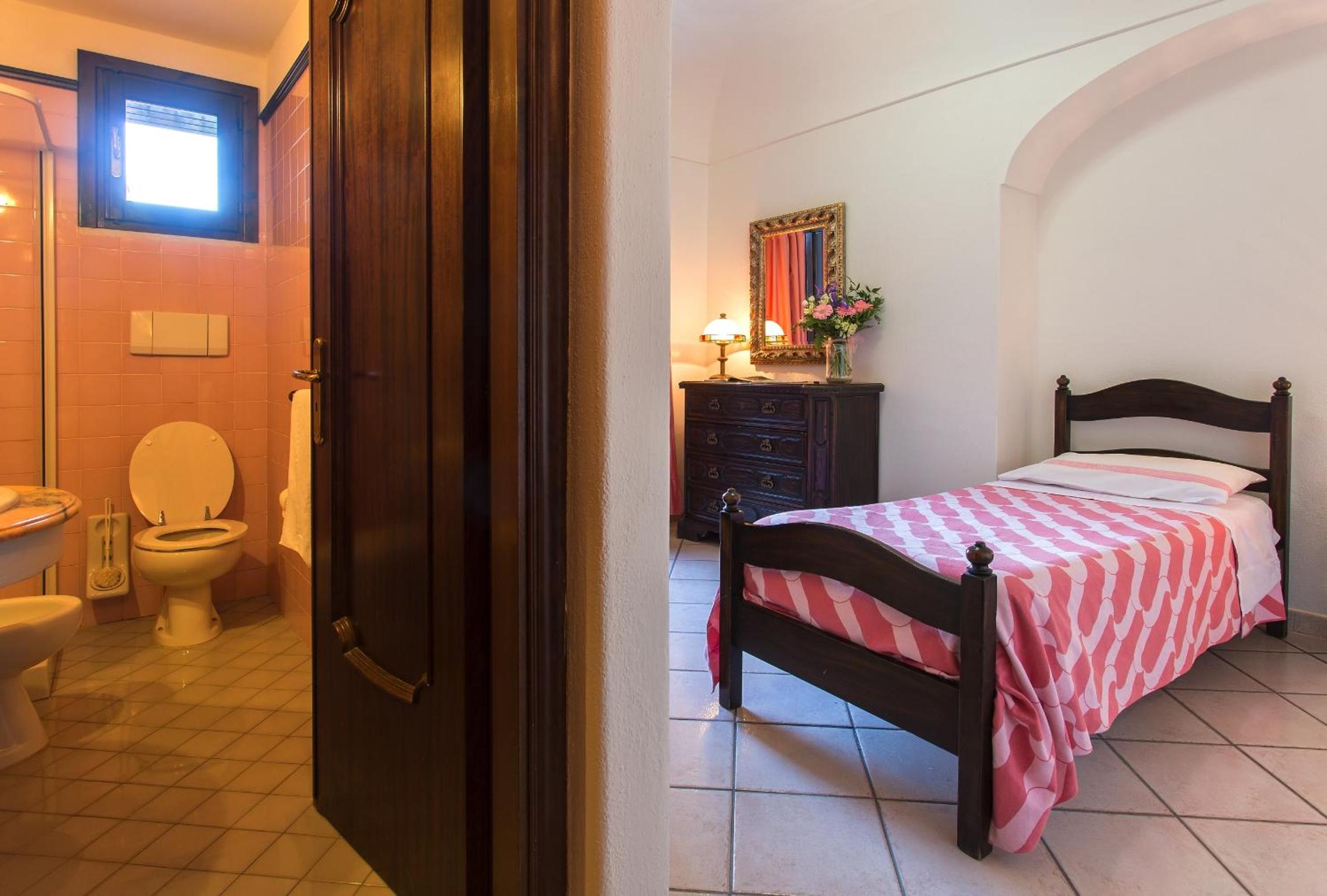 Standard Triple Room - Photo 4