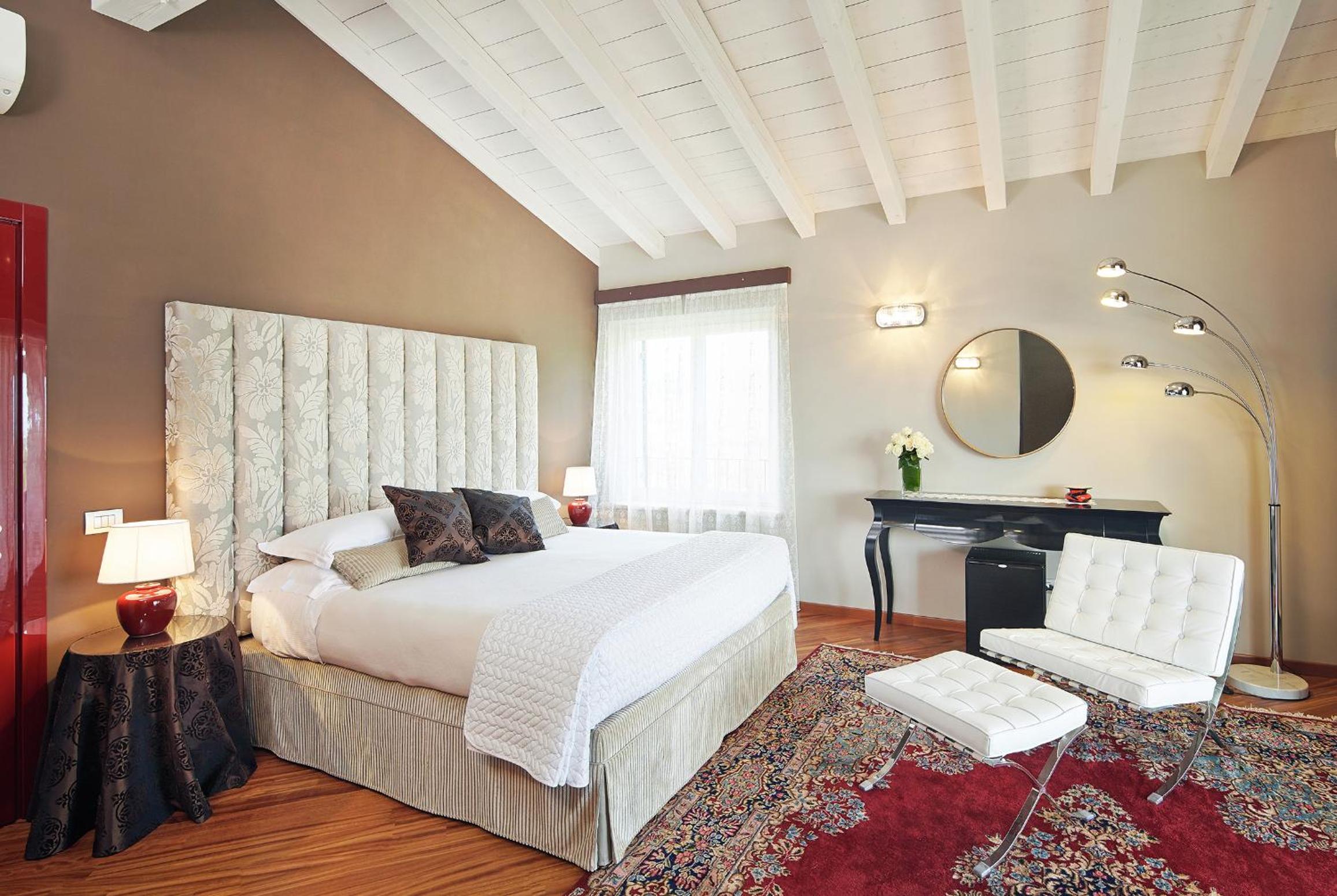Executive Suite with Terrace photo 2