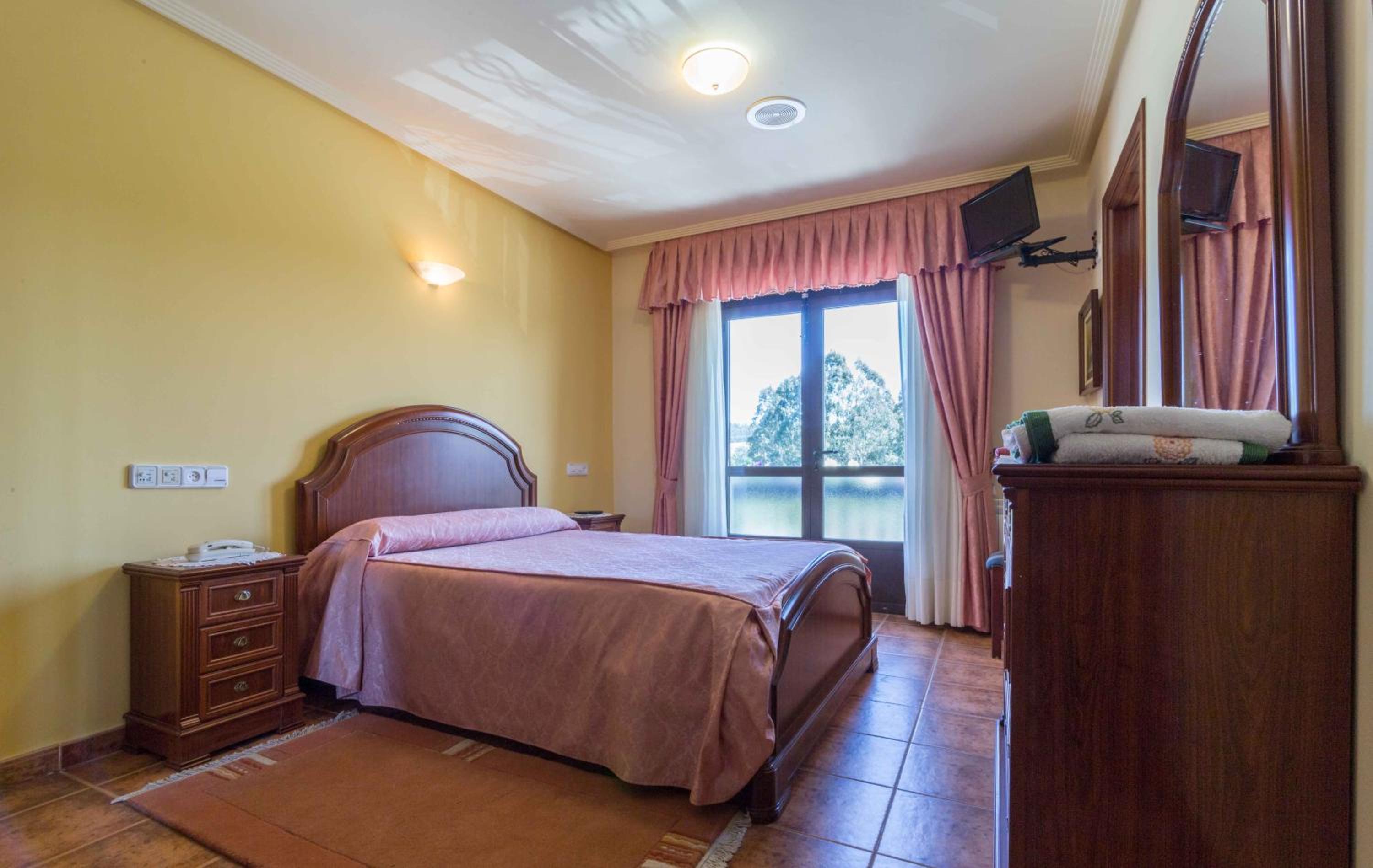 Habitación Doble con Baño Privado