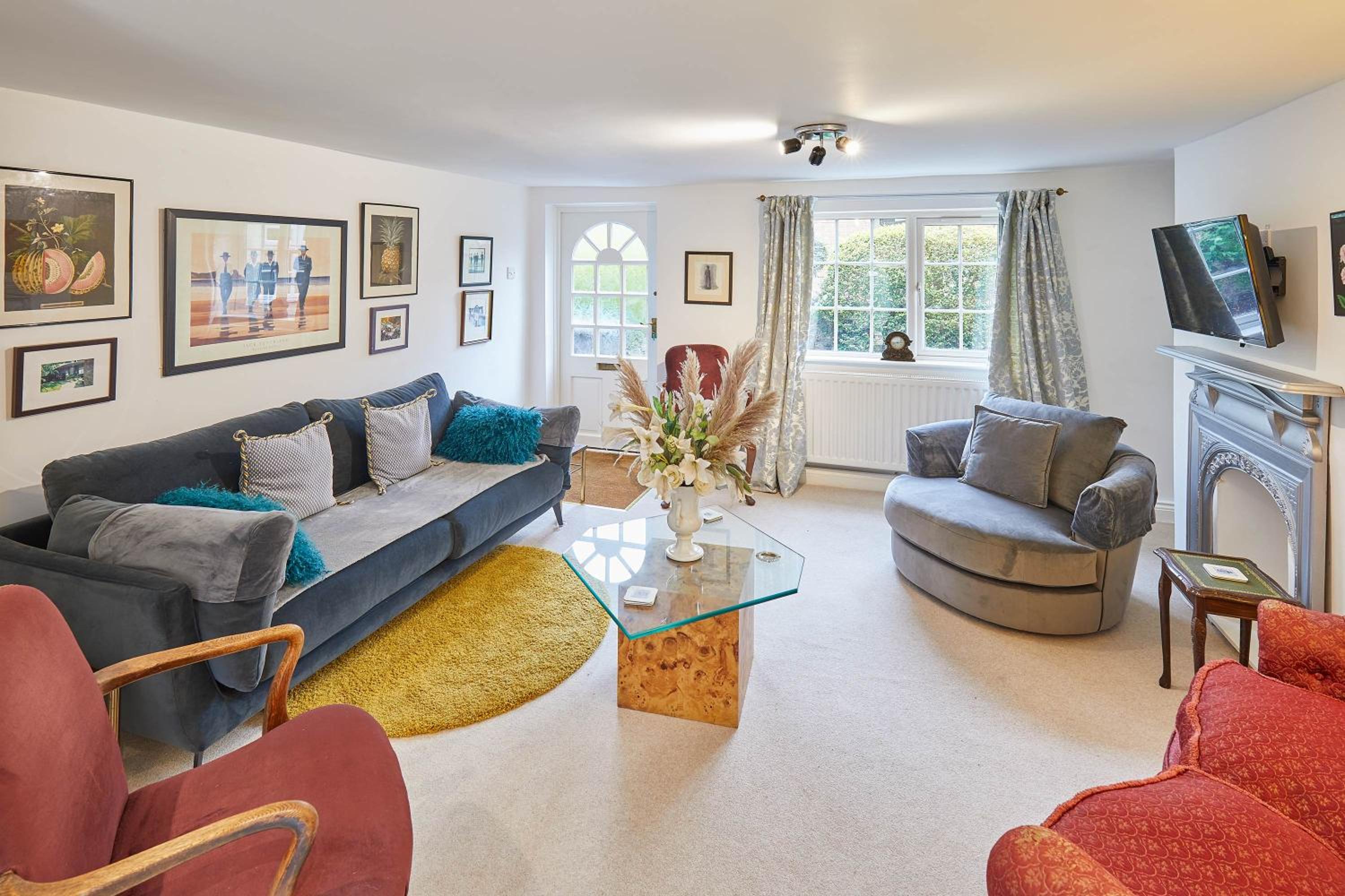 Three-Bedroom House photo 1
