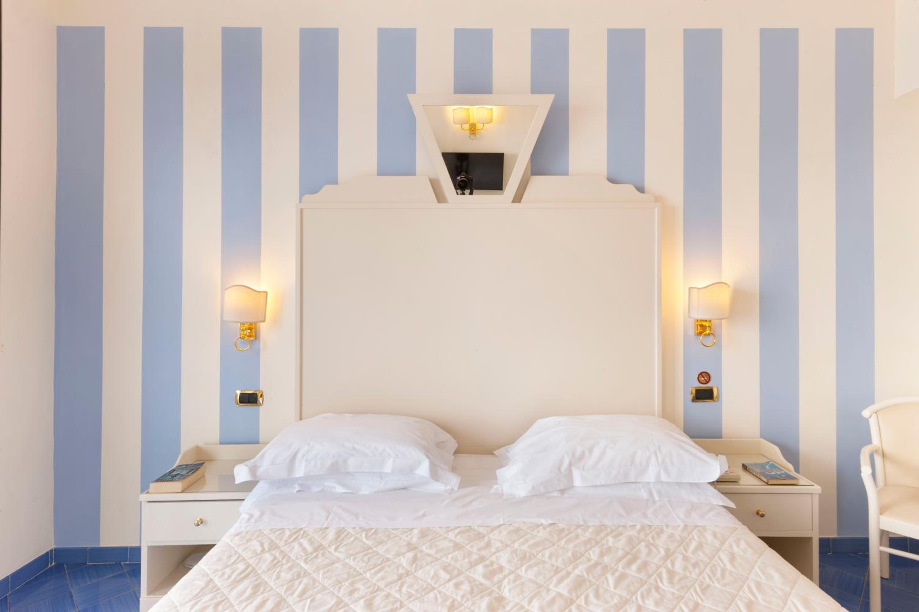 Double Room with Balcony and Sea View