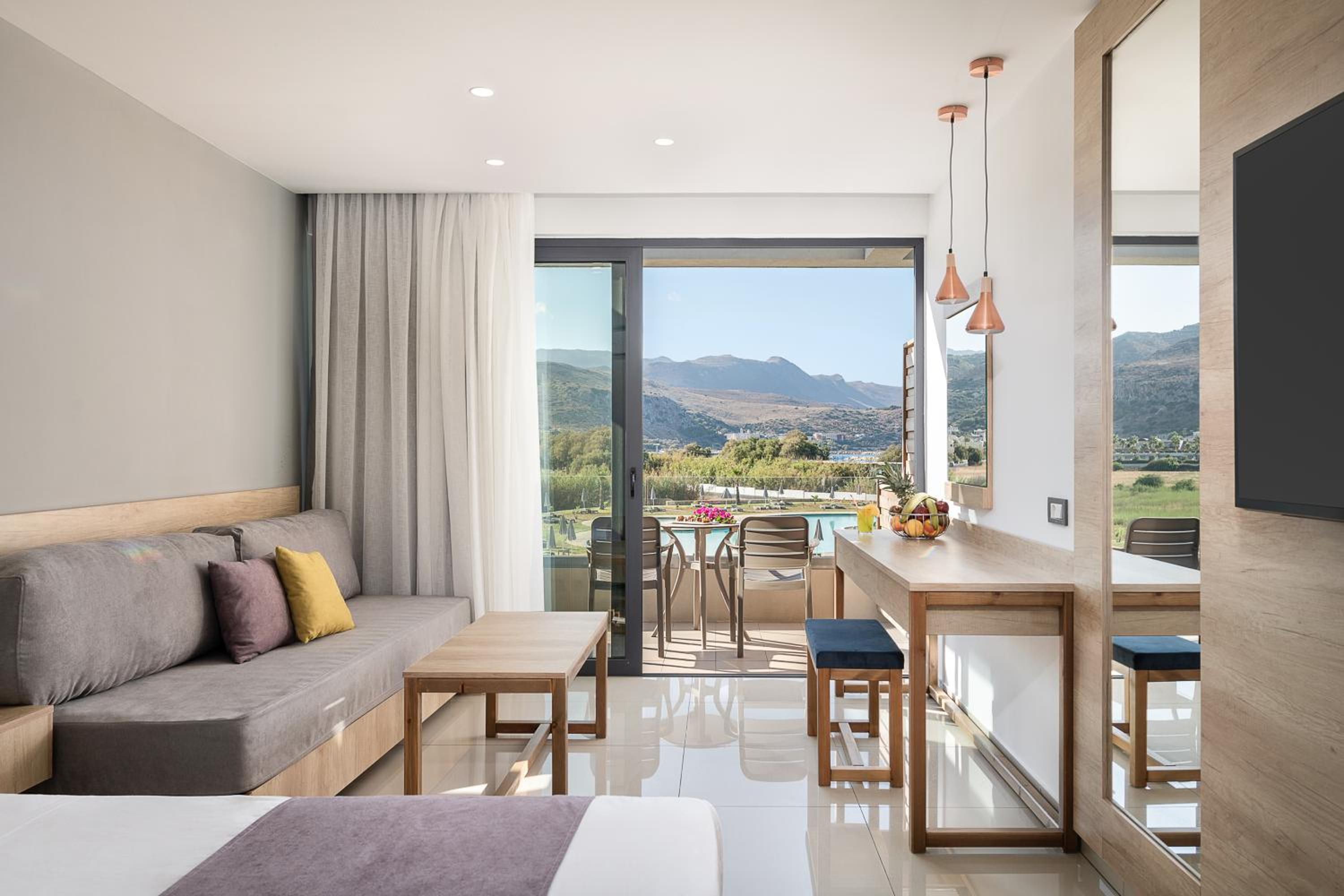 Standard Double Room with Side View photo 2