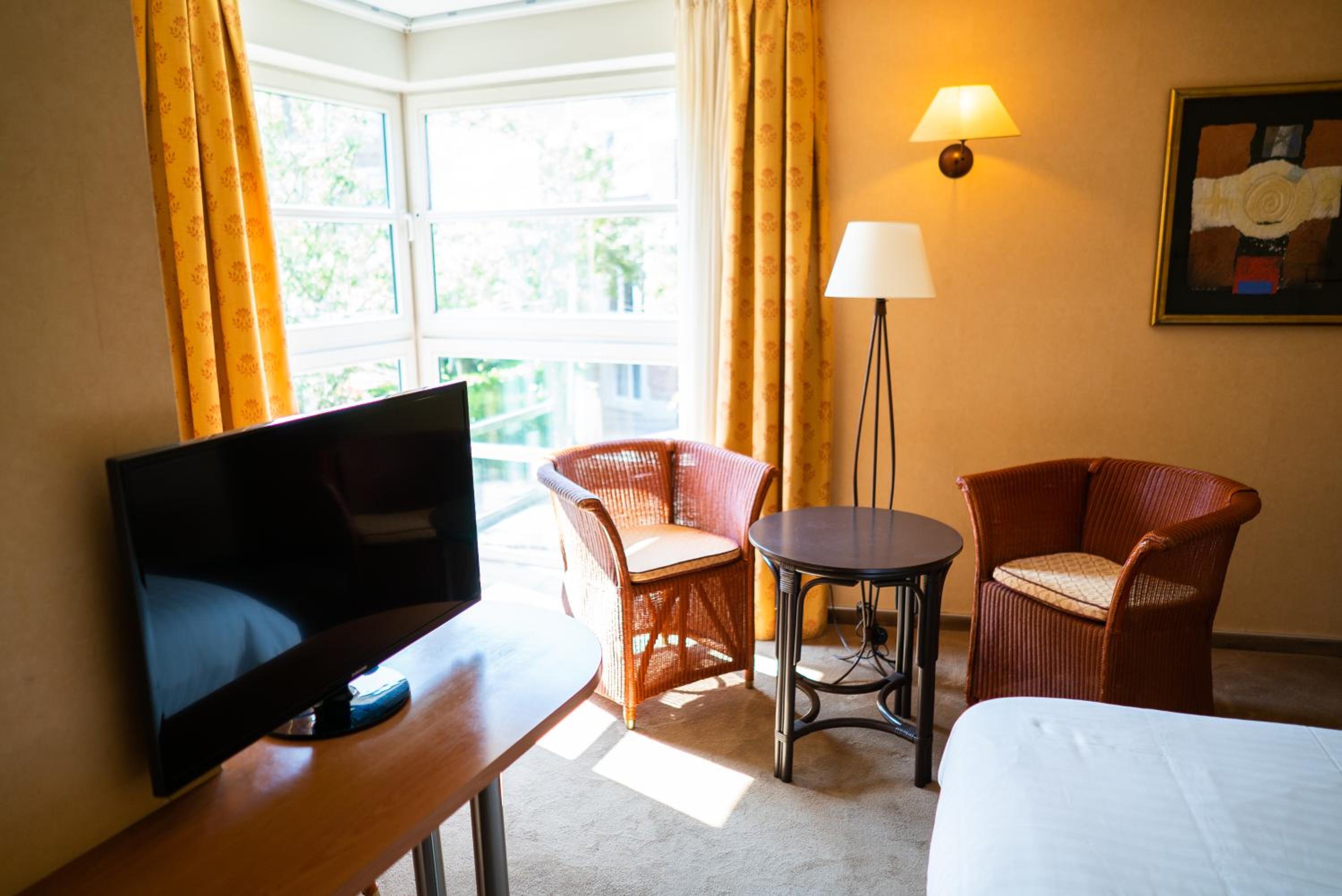 Superior Twin Room with Garden View photo 3