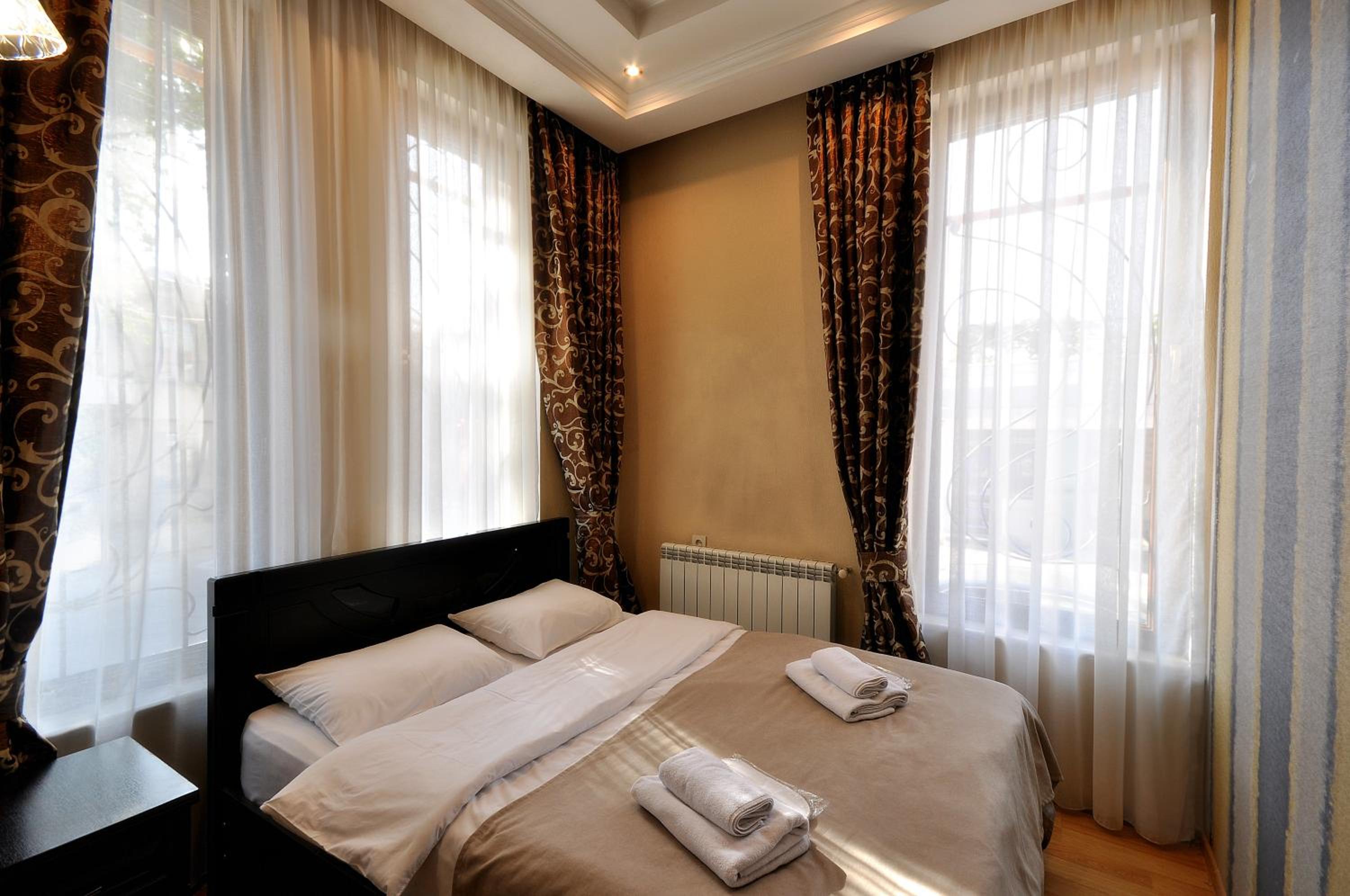 Two-Bedroom Suite - Photo 3