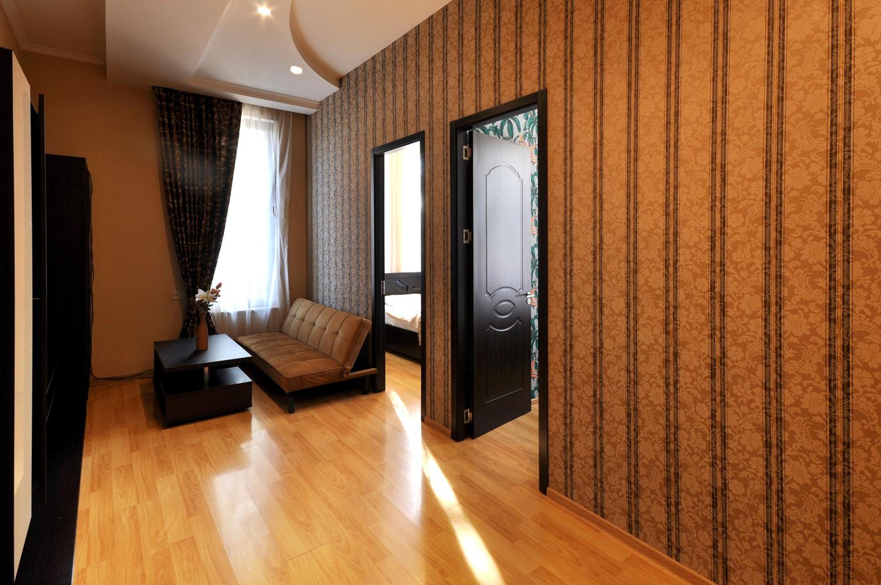 Two-Bedroom Suite - Photo 5