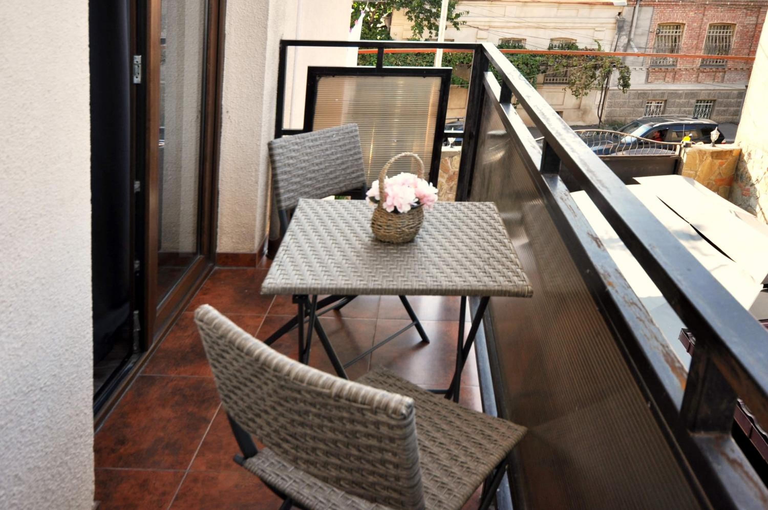 Standard Double or Twin Room with Balcony - Photo 11