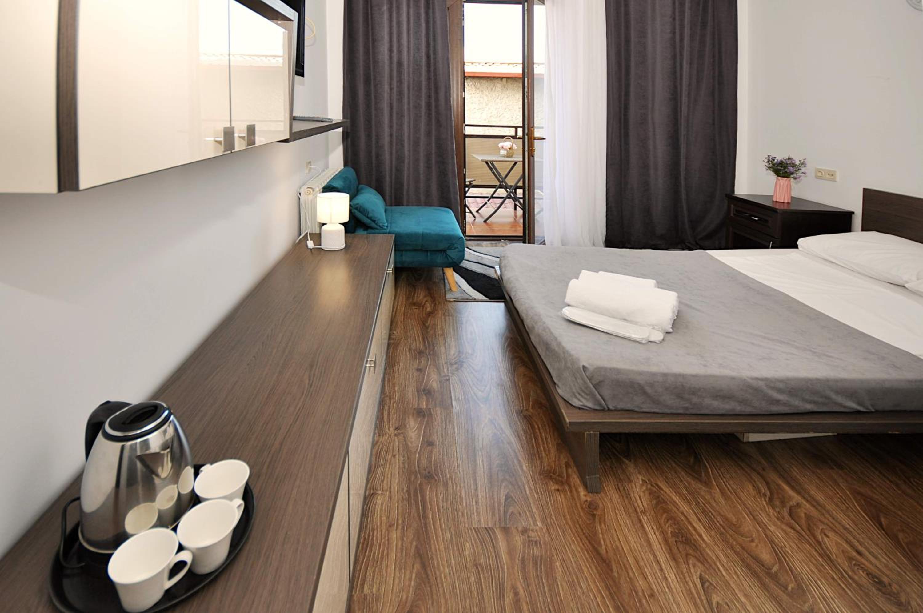 Standard Double or Twin Room with Balcony - Photo 2