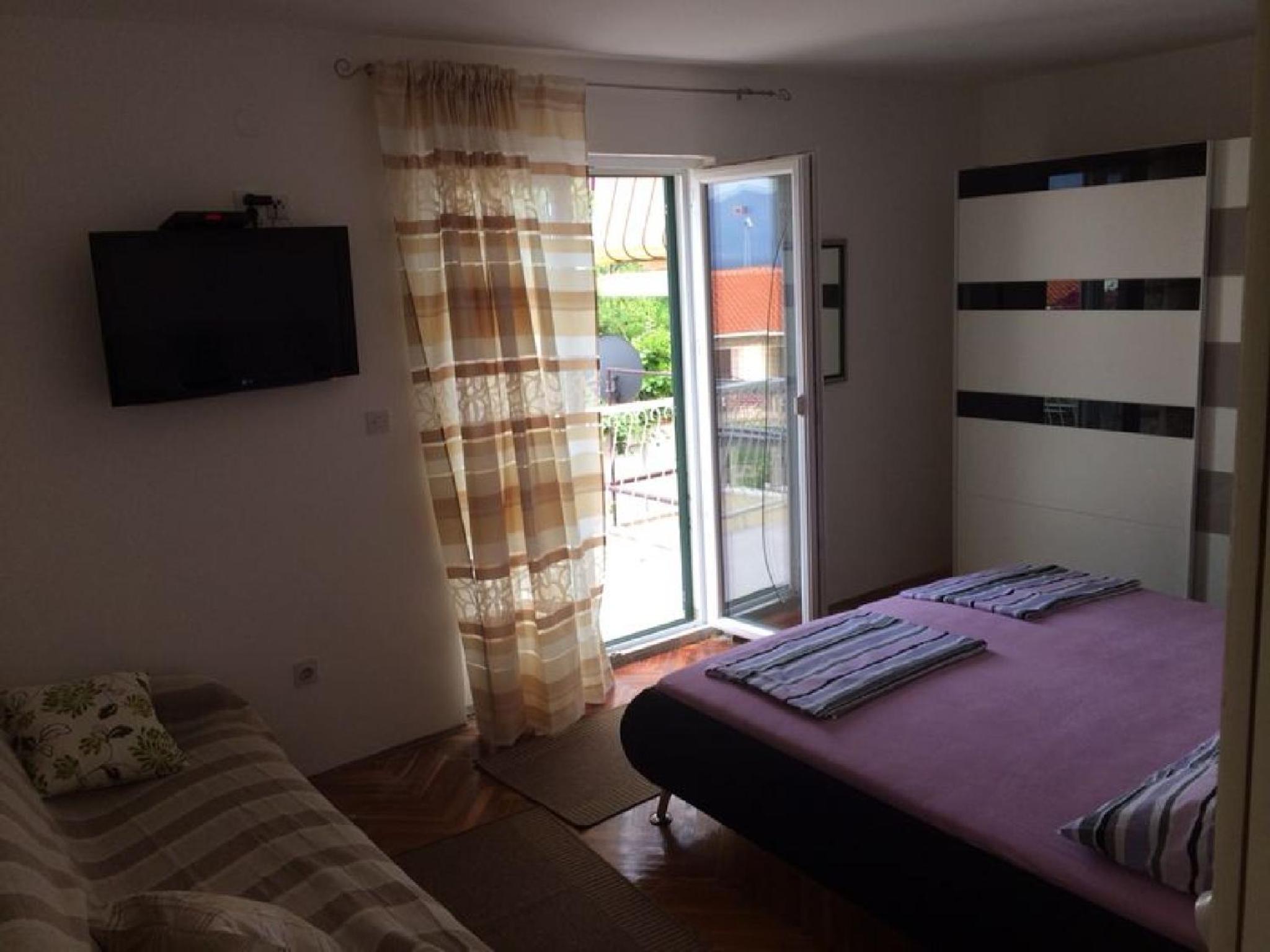 Apartment with Balcony photo 1
