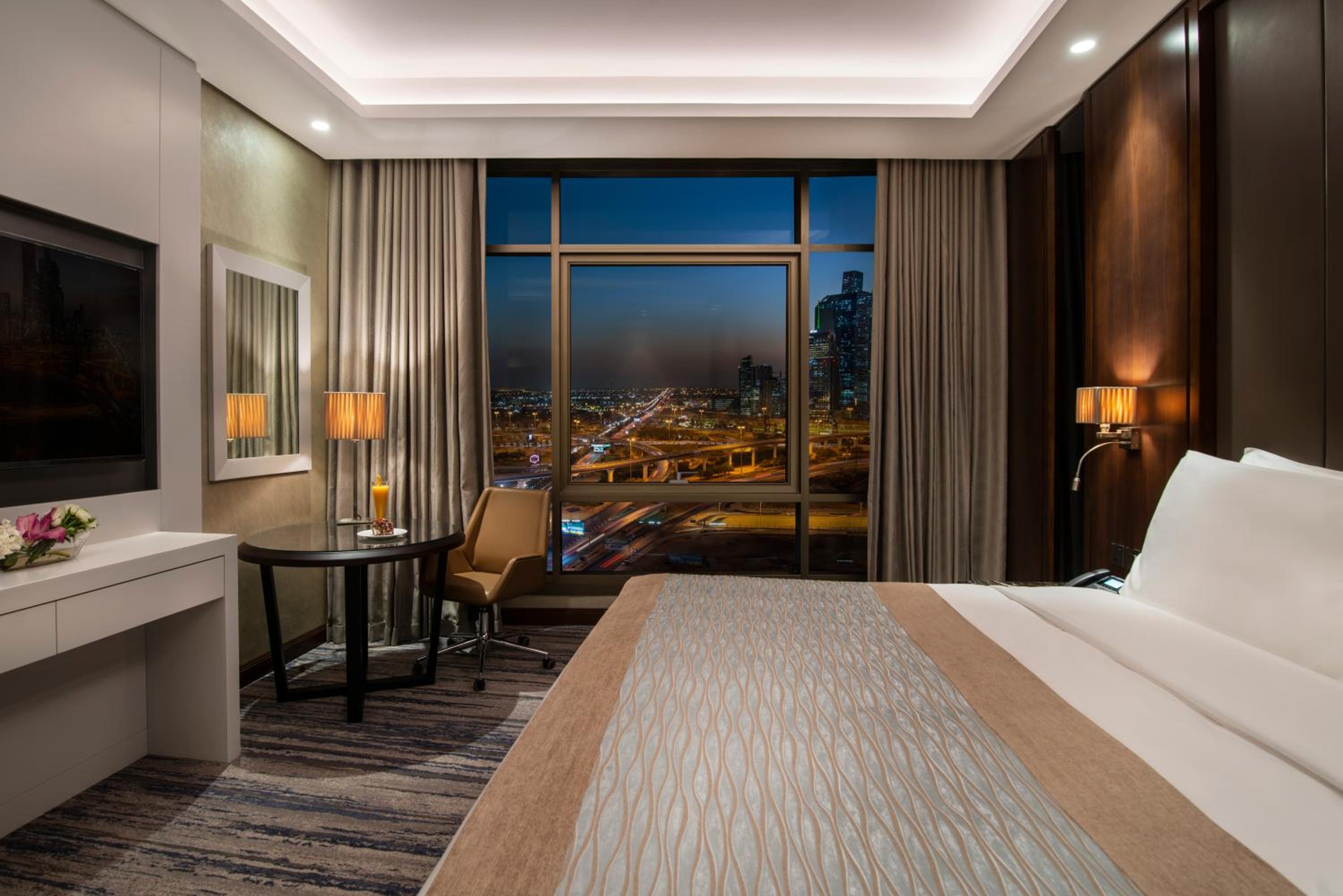 Superior King Room - Photo 3