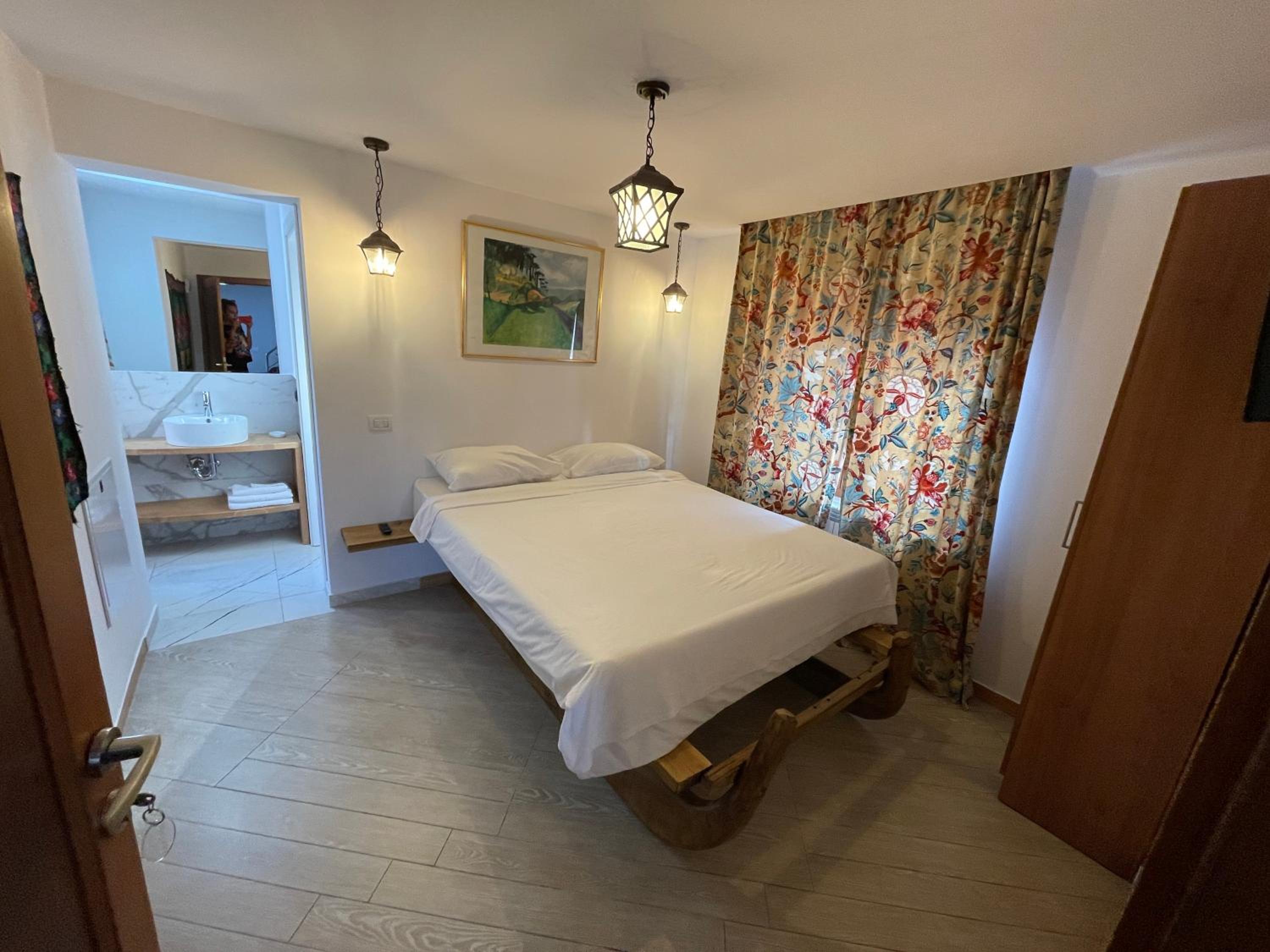 Double Room with Private Bathroom photo 3