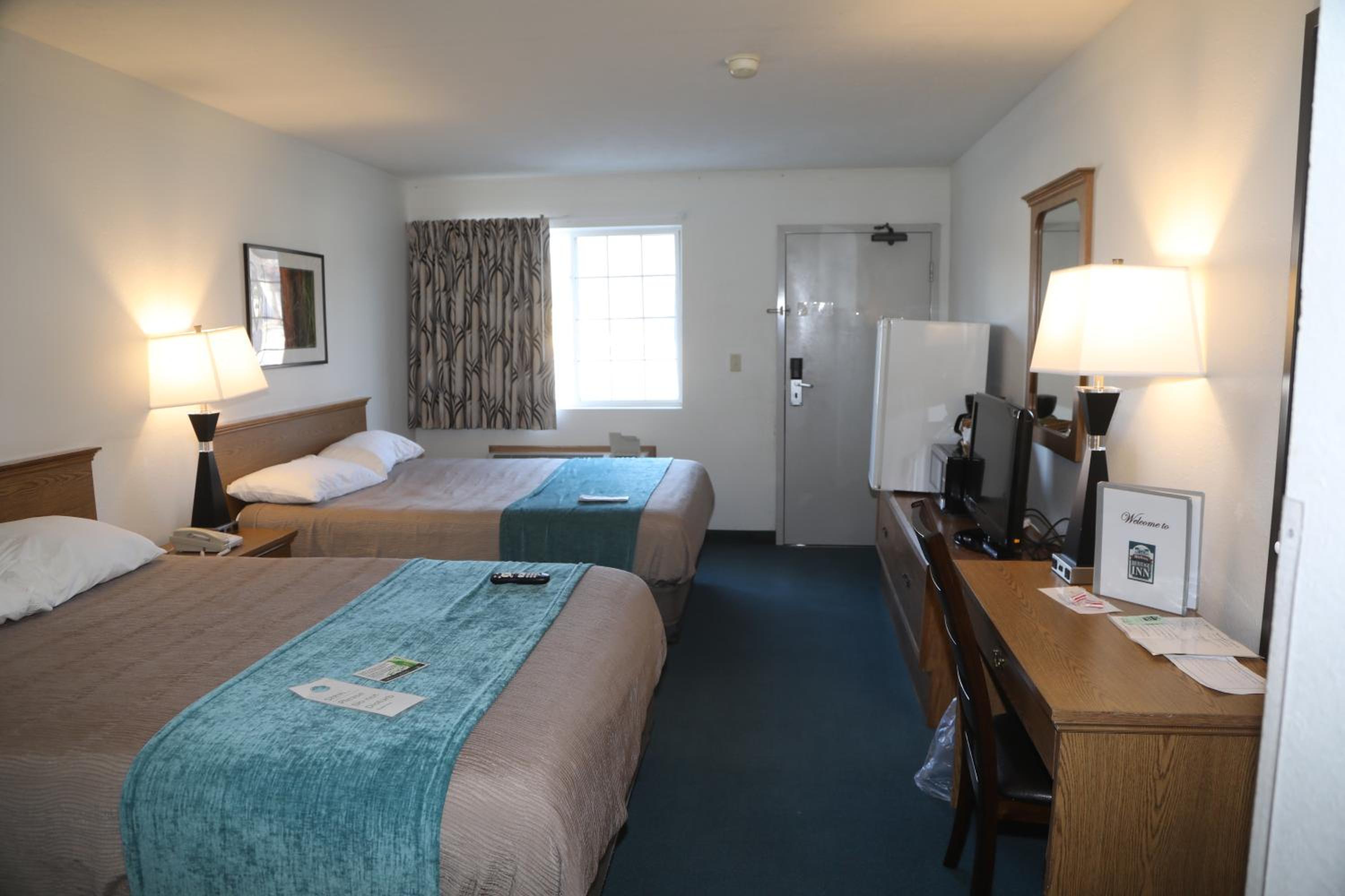 Standard Double Room with Two Double Beds - Photo 2