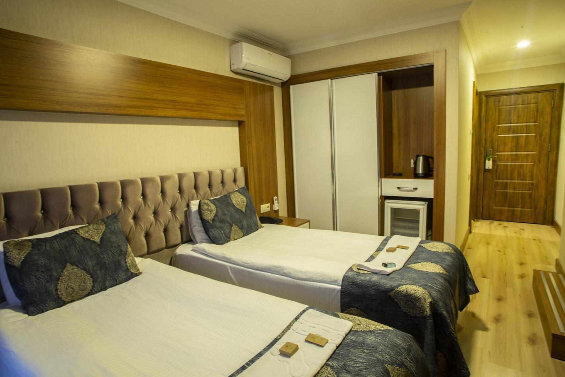 Standard Double or Twin Room - Photo 4