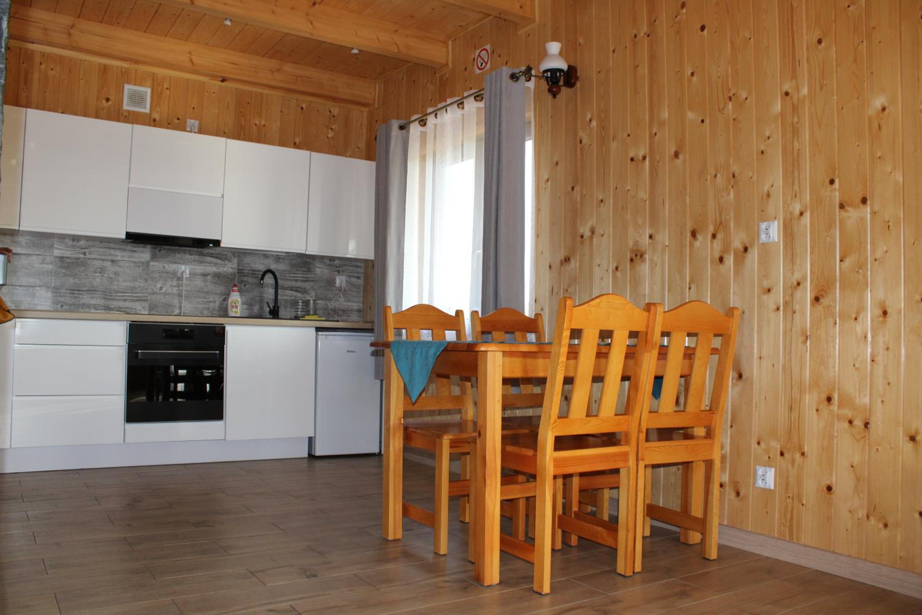 One-Bedroom House - Photo 6
