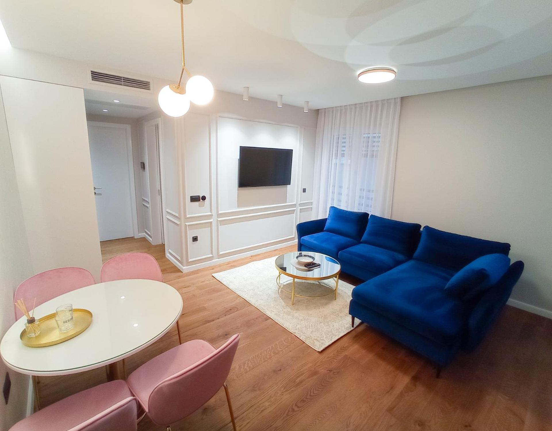 One-Bedroom Apartment photo 1