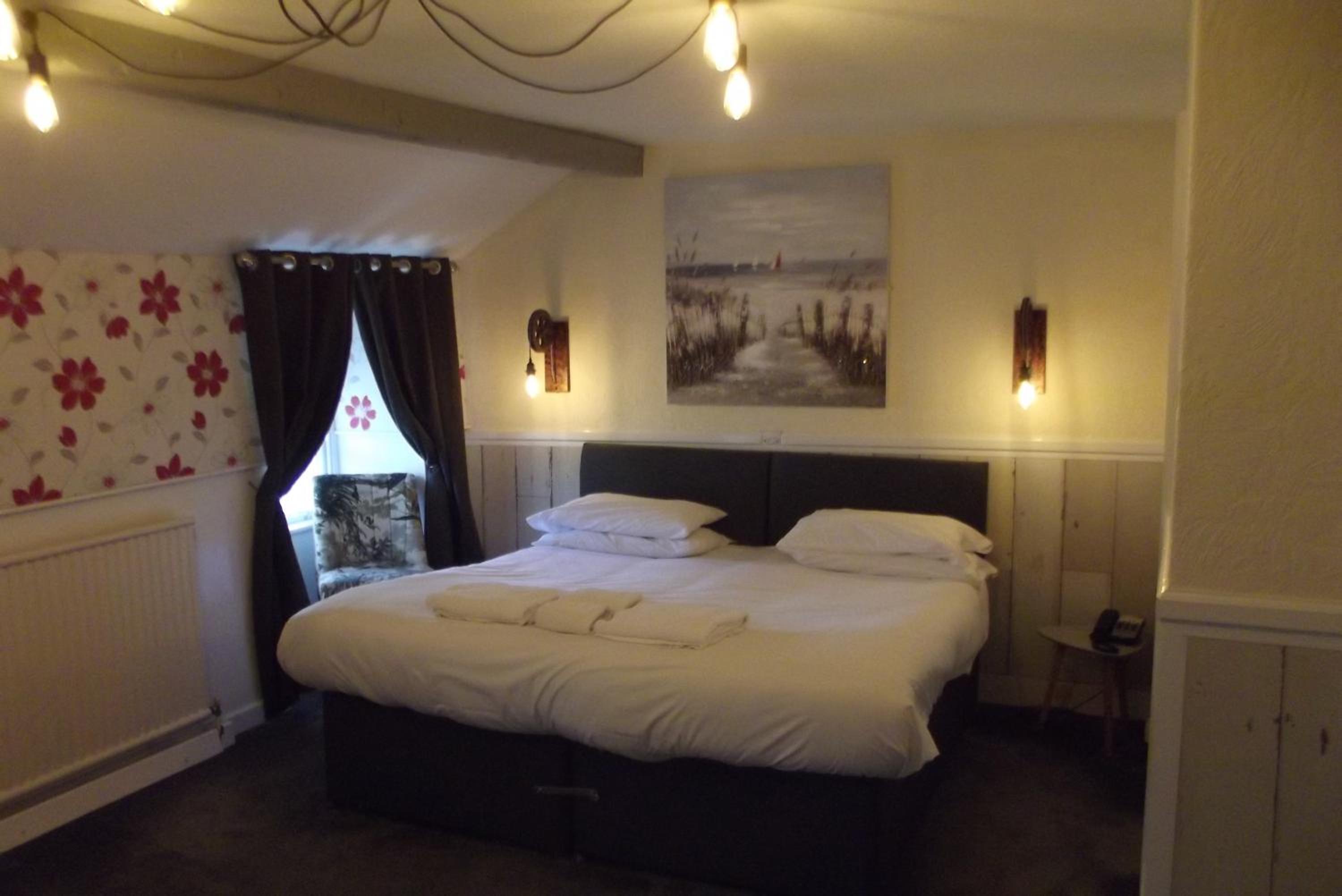 Superior Double or Twin Room - Photo 3