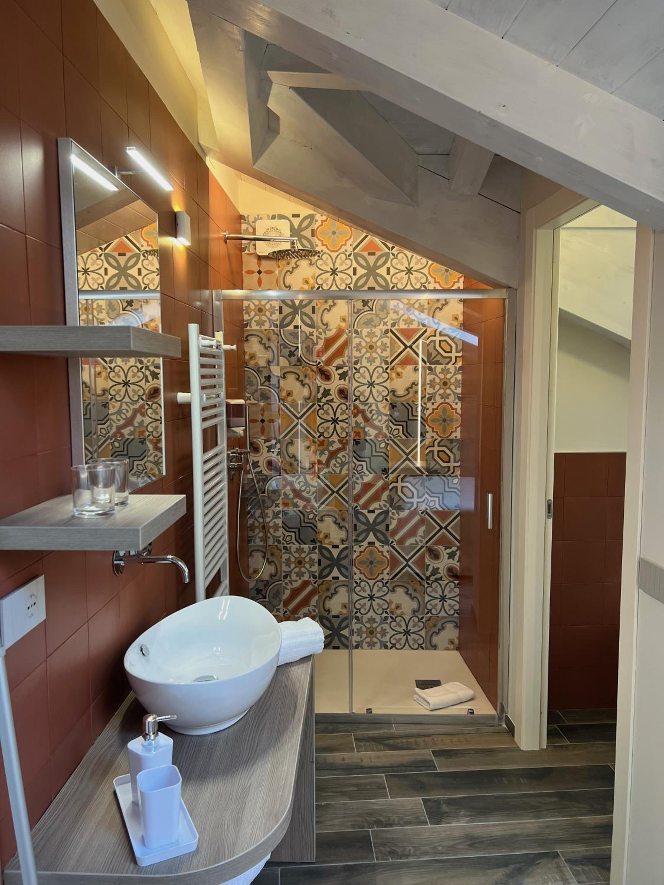 Large Double Room - Photo 4