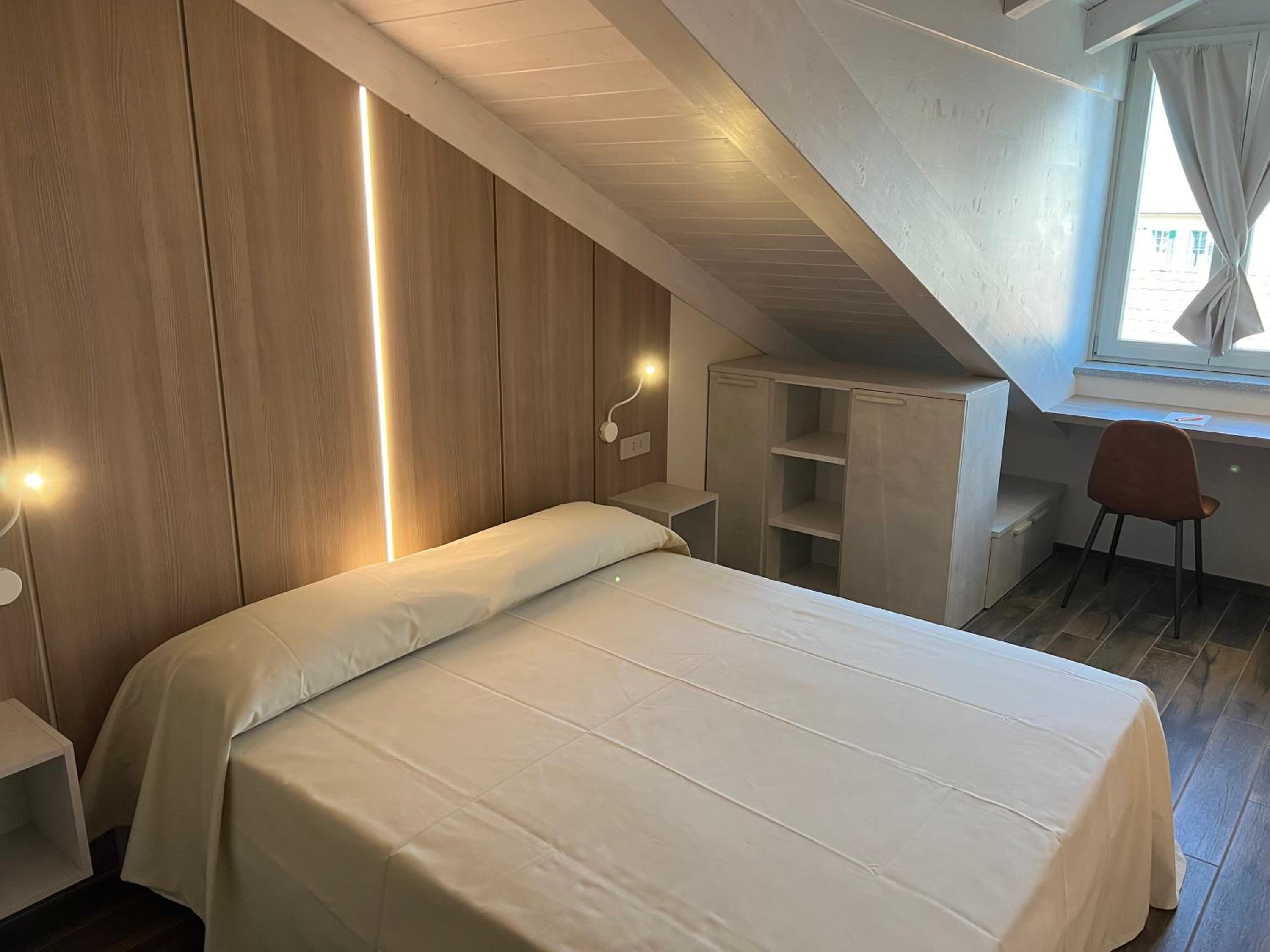 Deluxe Double Room - Photo 2