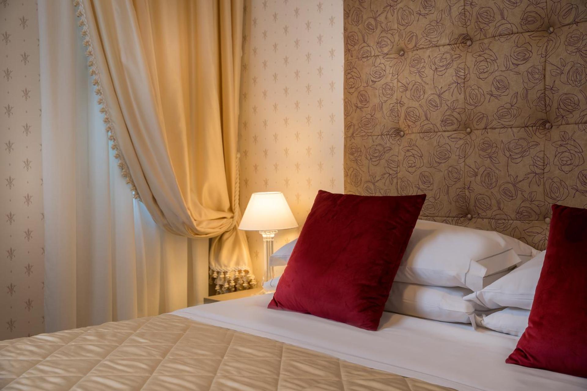 Junior Suite with jacuzzi - Photo 6