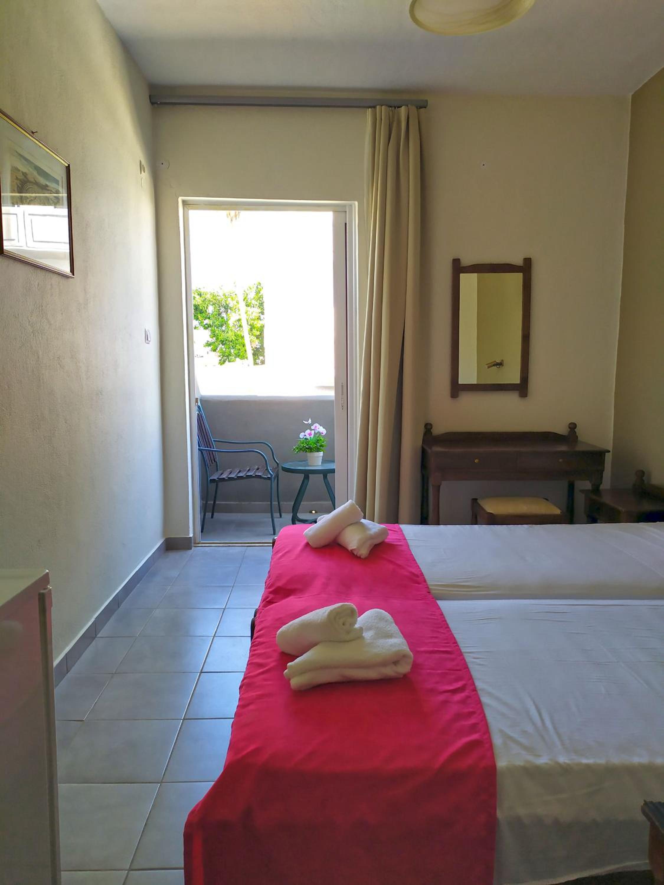 Standard Double or Twin Room photo 2