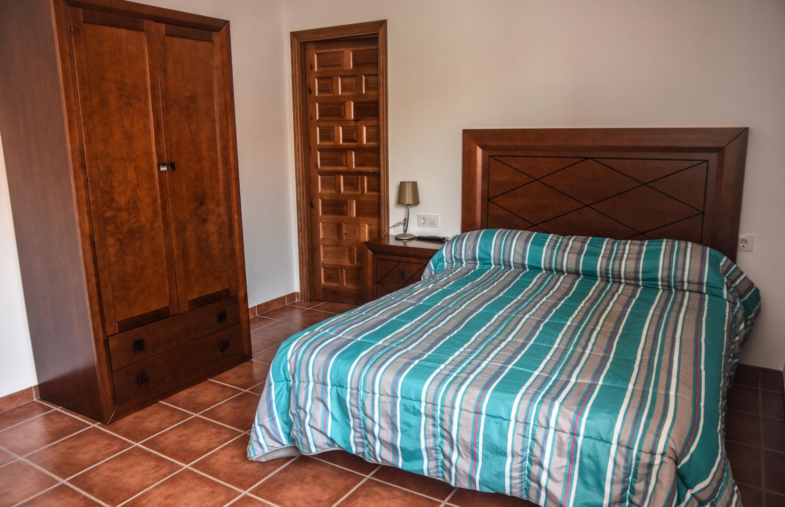 Double Room with Private Bathroom - Photo 1