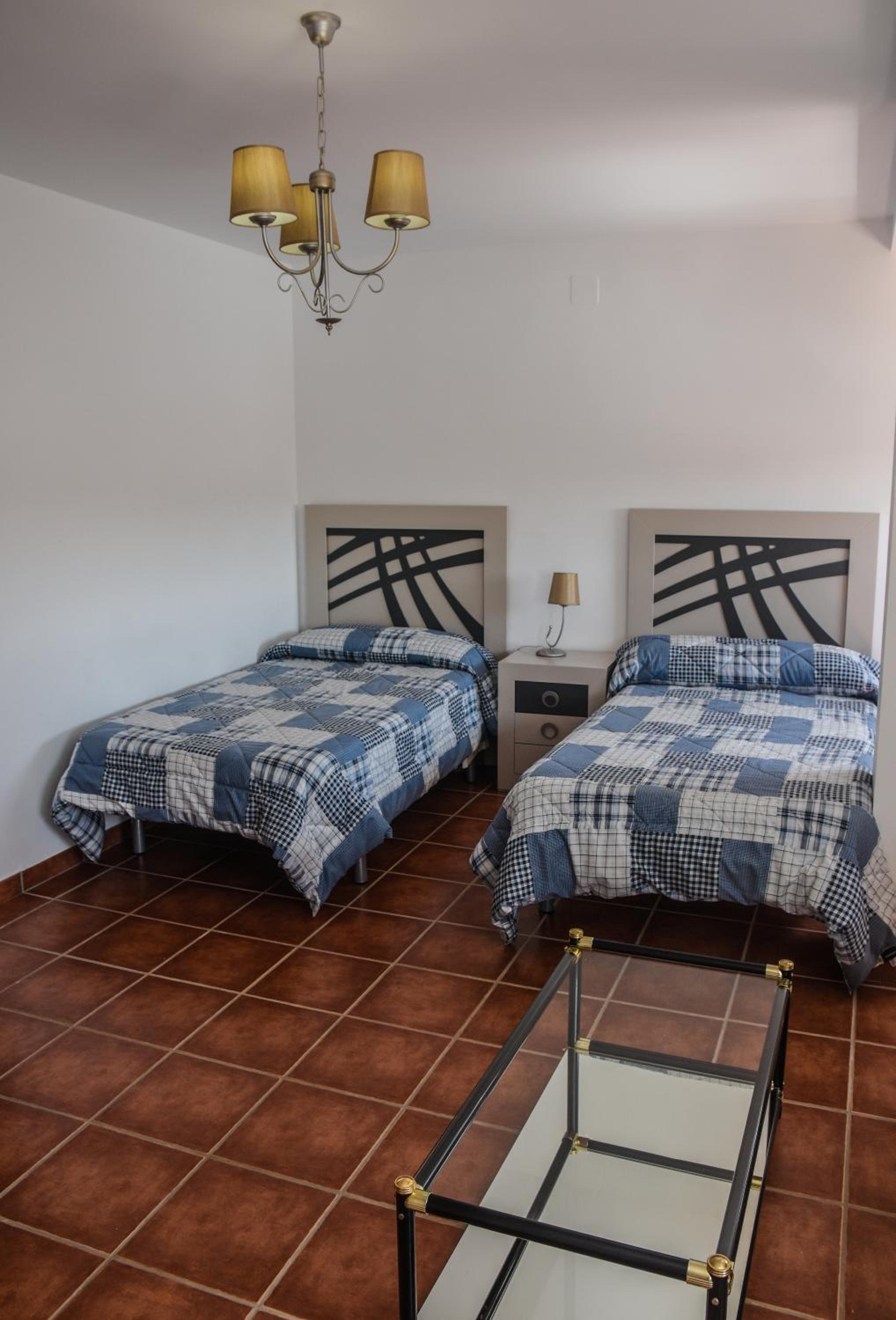 Twin Room - Photo 21